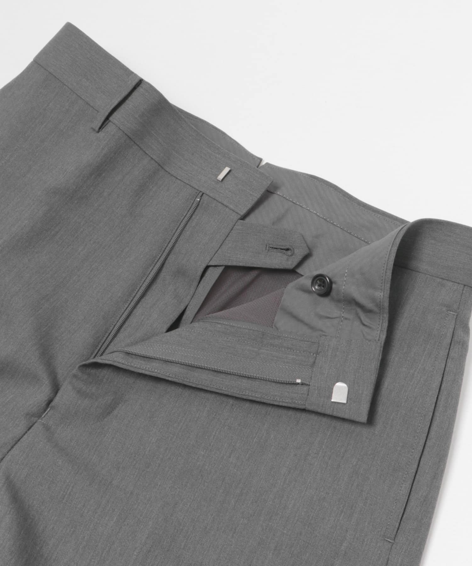 Unlikely　Back Strap Plain Front Trousers 2025 Gray S