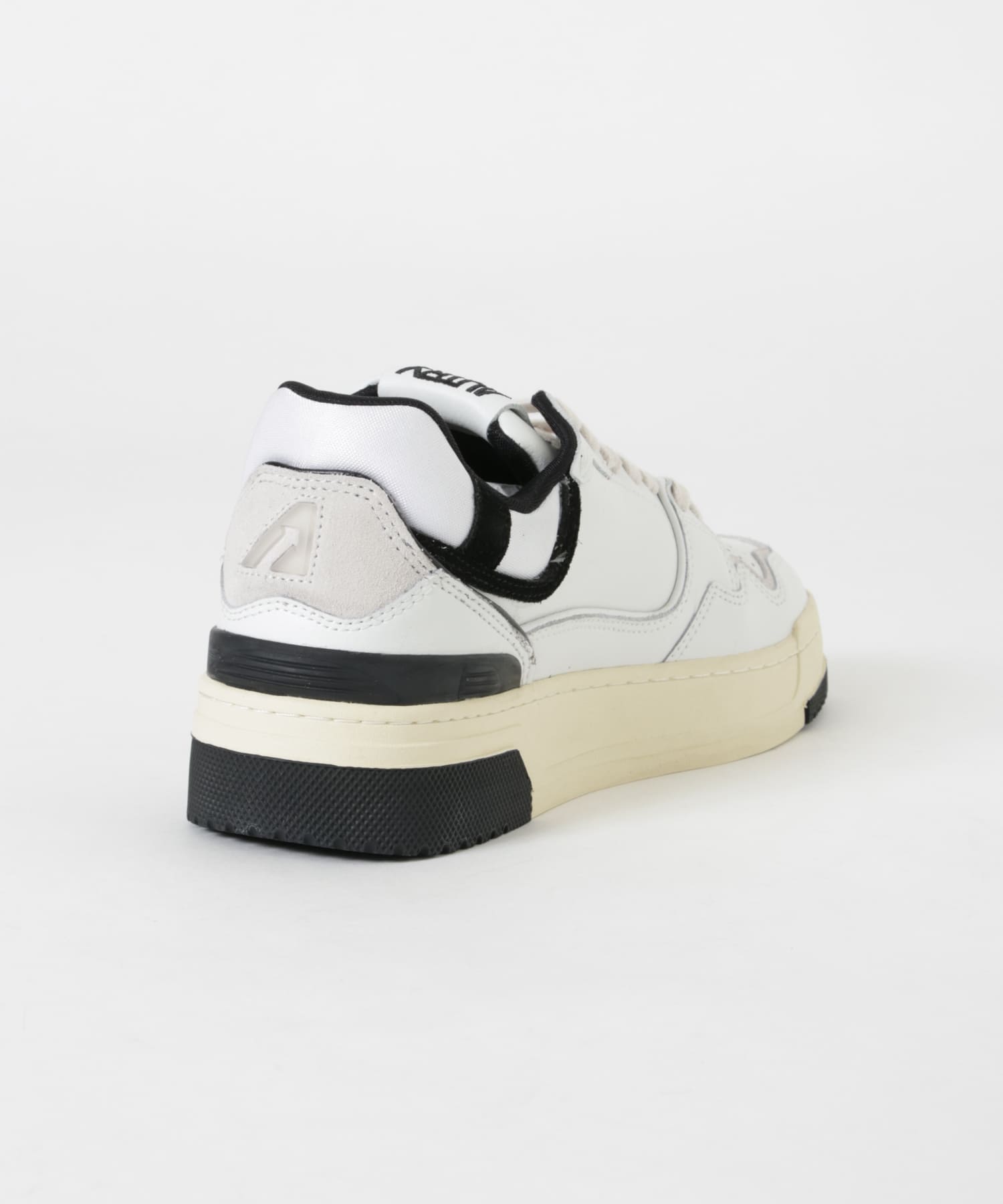 AUTRY　CLC LOW MAN MM04 WH BK 41