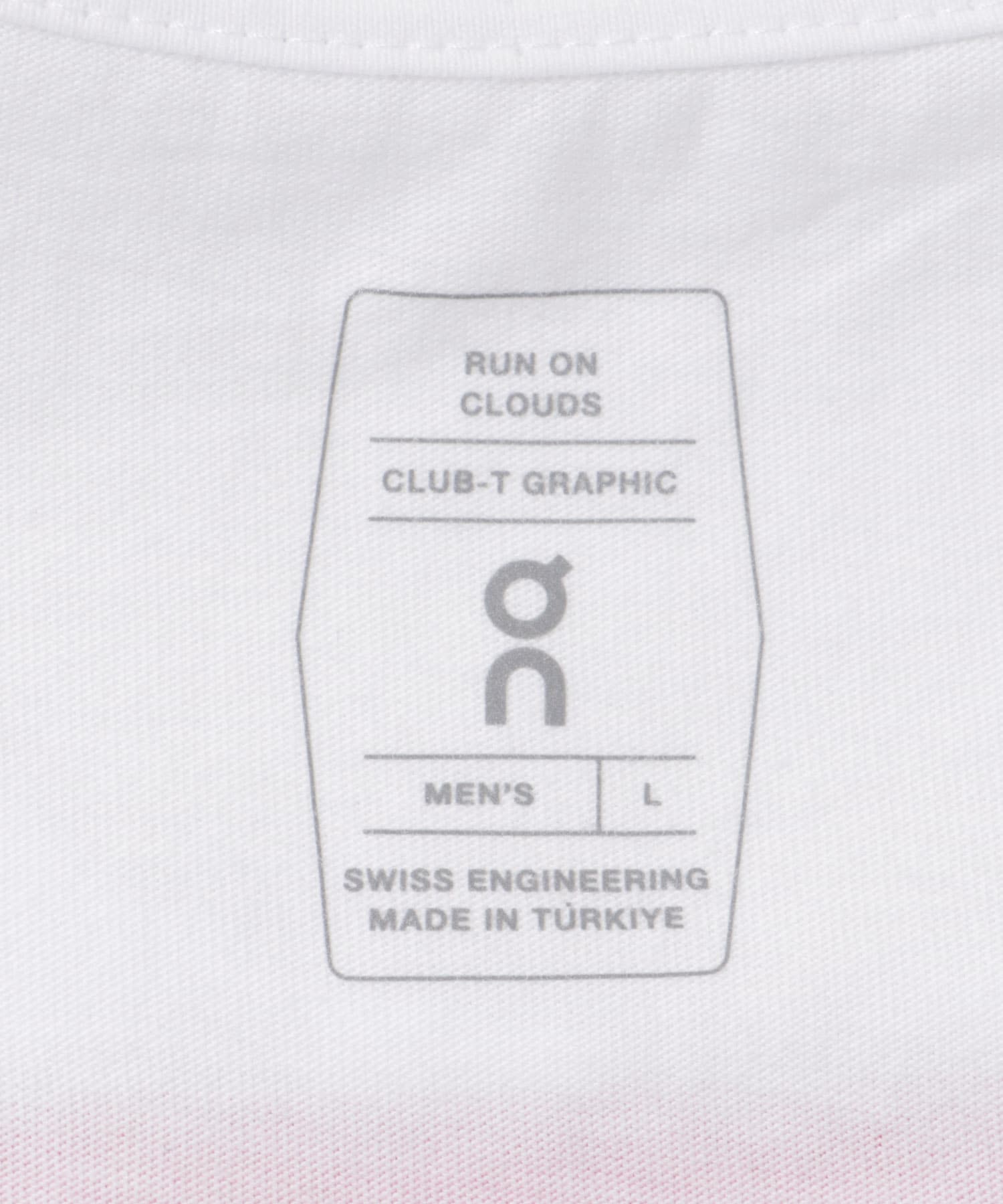 On　Club-T Graphic WHITE S