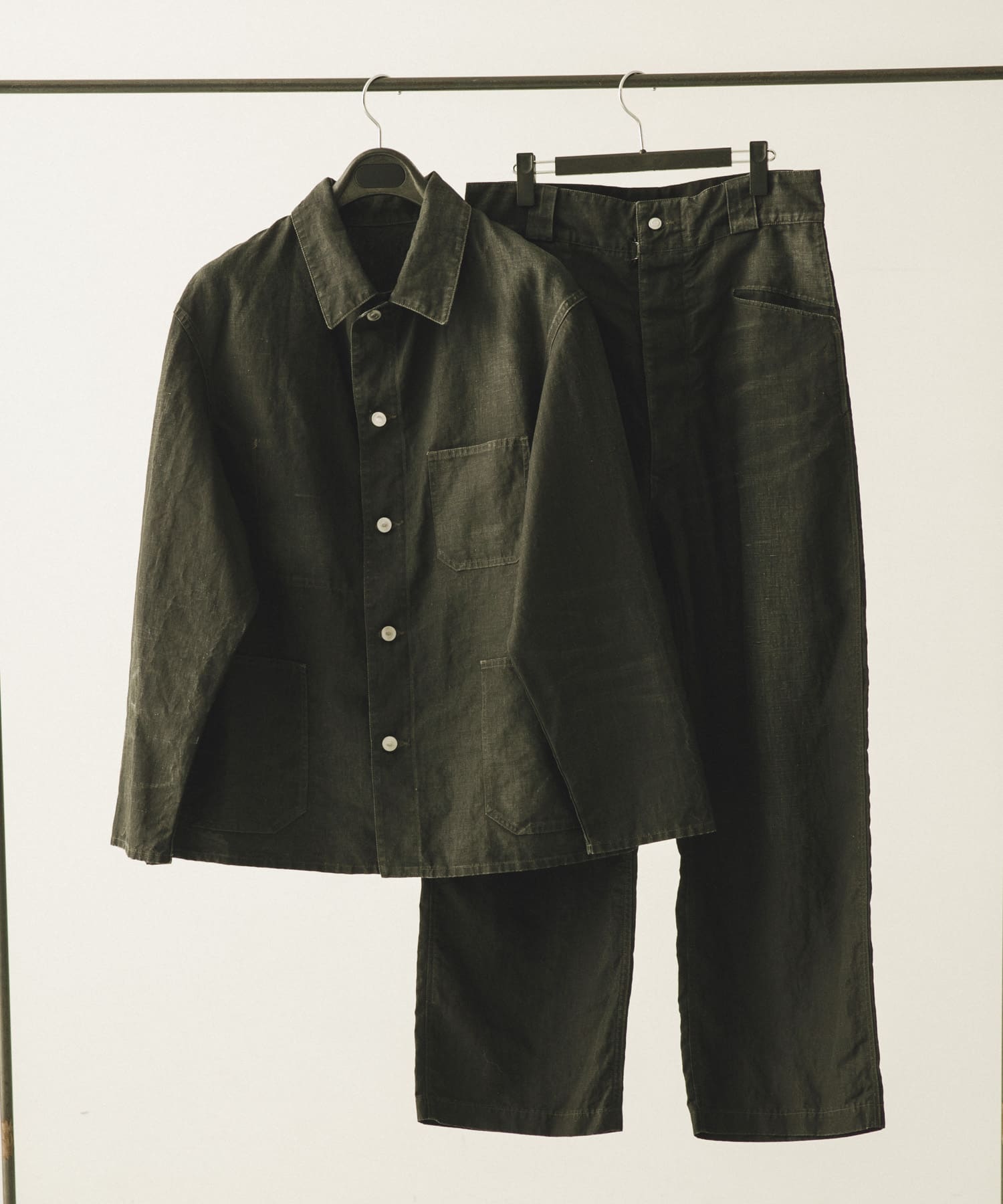 A PRESSE Vintage Black Linen Trousers(1 BLACK): ボトム｜URBAN