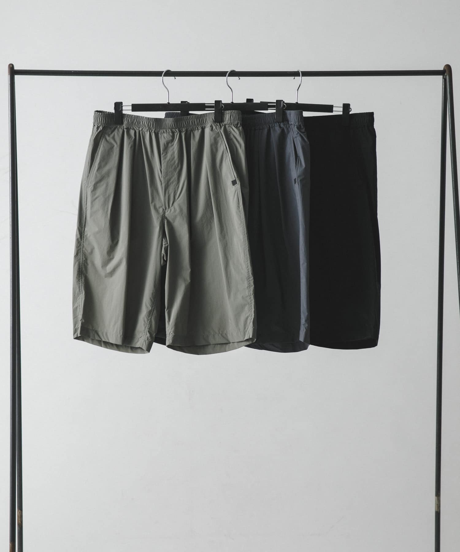 DAIWA PIER39 TECH TRAVEL SHORTS(M WOLF GRAY): ボトム｜URBAN