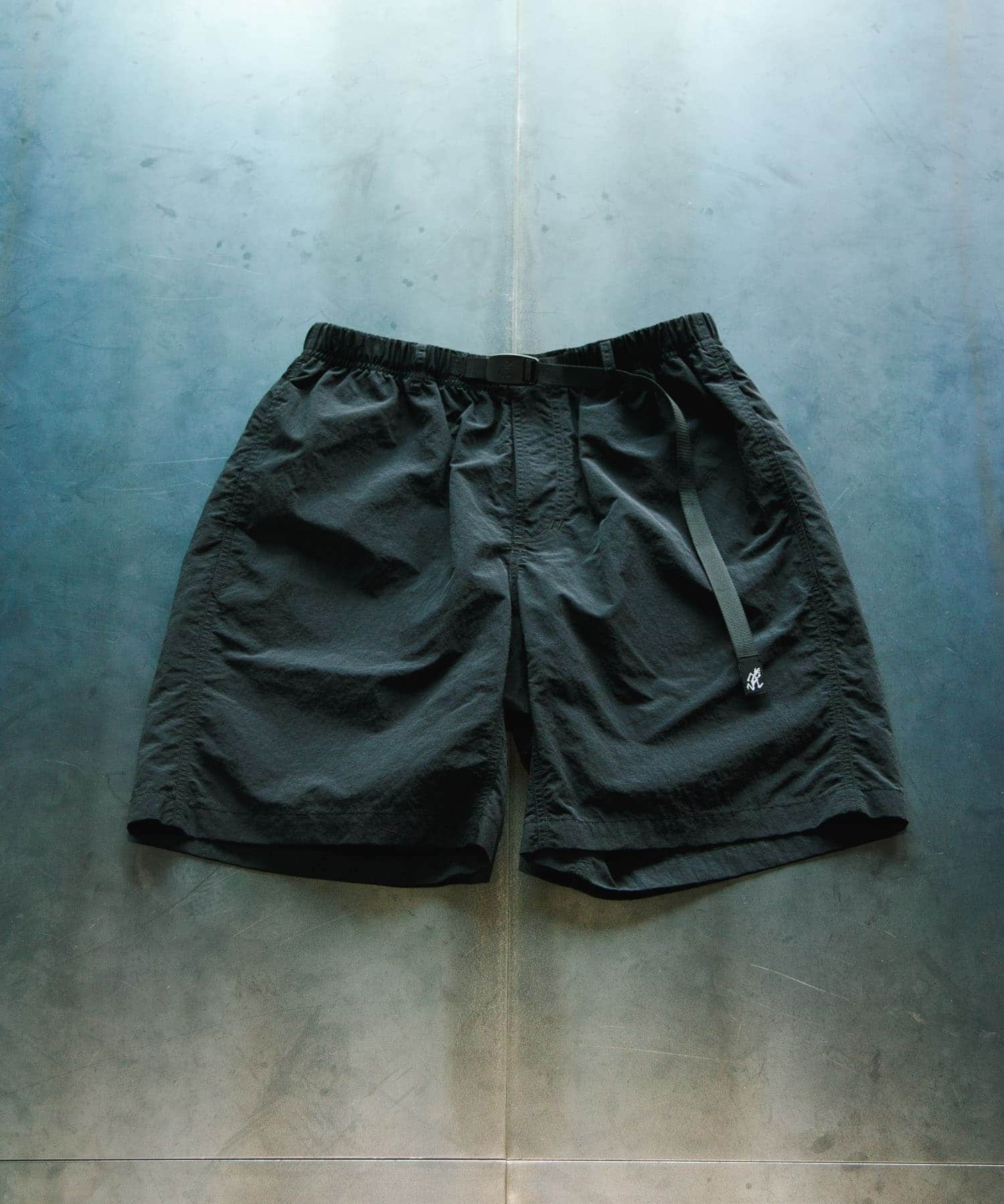 Gramicci / LOWERCASE　NYLON LOOSE SHORT BLACK M
