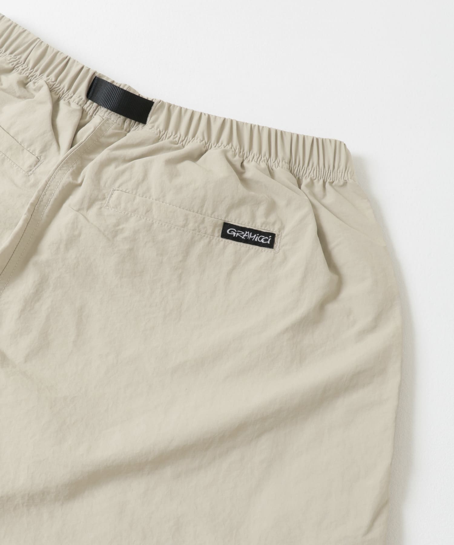 Gramicci / LOWERCASE　NYLON LOOSE SHORT DUNE M