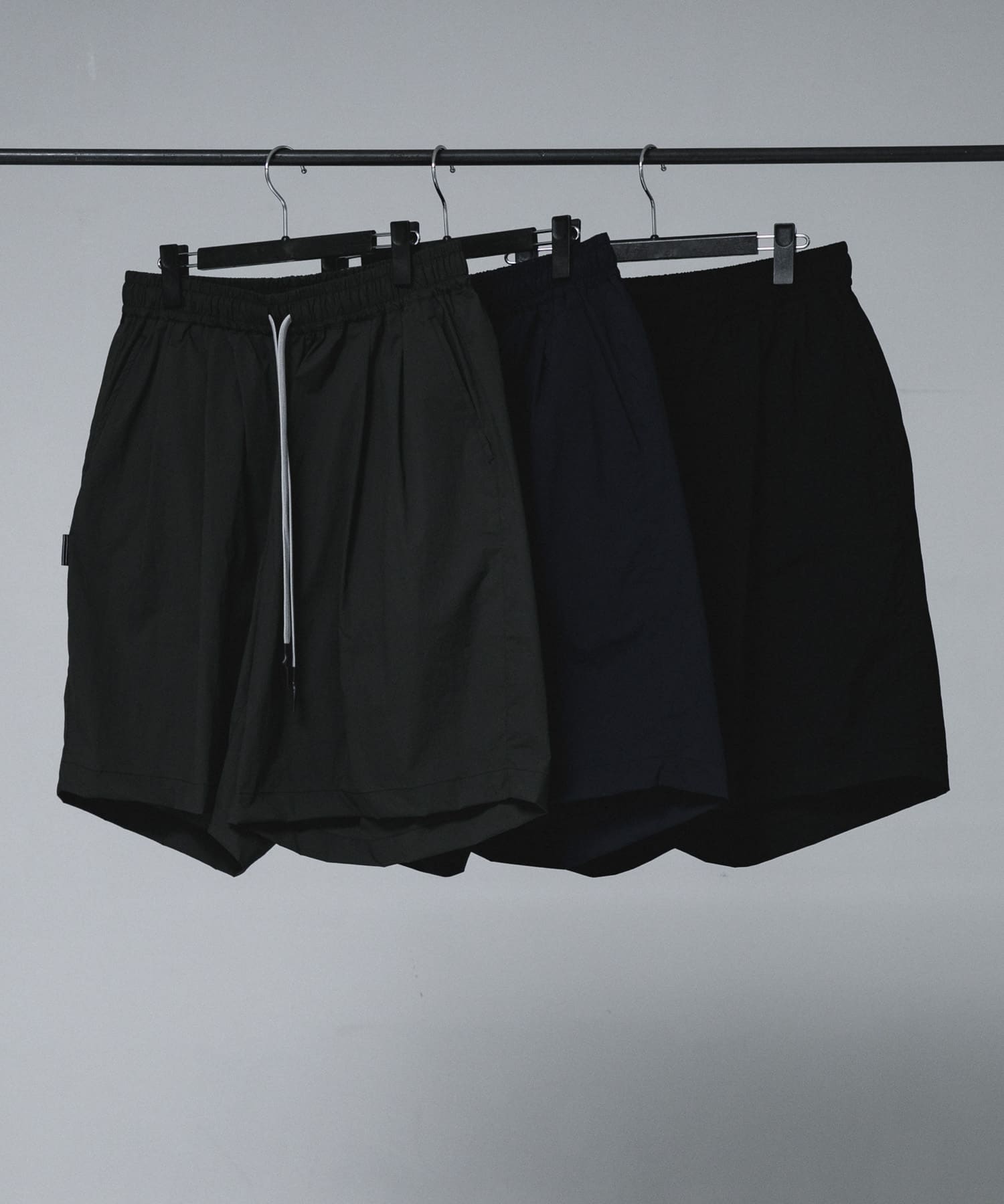 SFC NYLON BAGGY SHORTS(M D Grey): ボトム｜URBAN RESEARCH公式