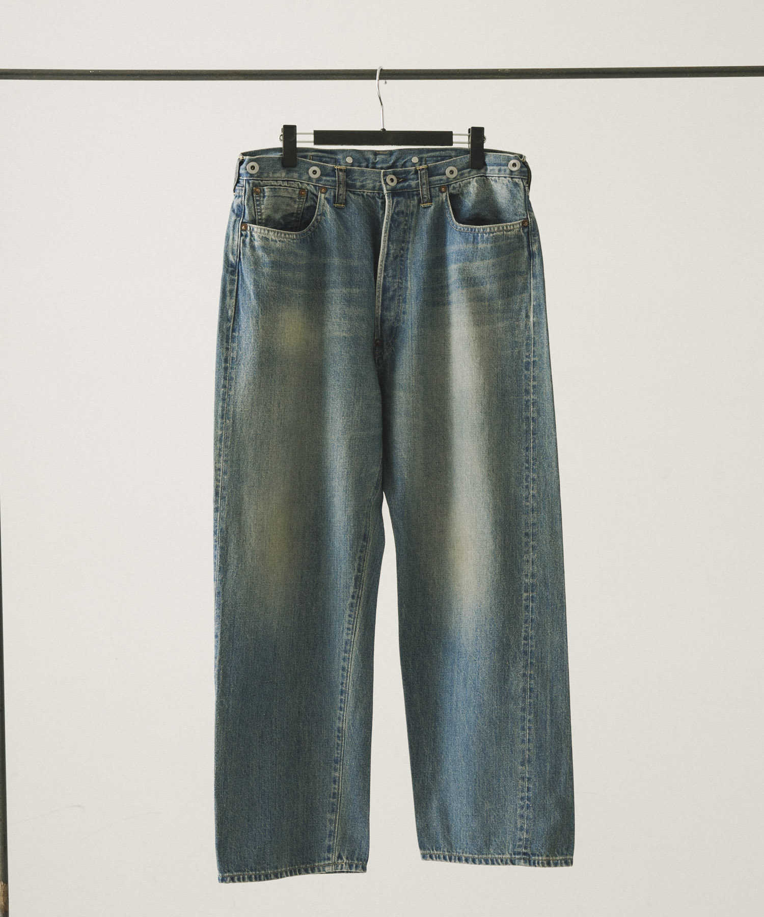 A PRESSE No.22 Washed Wide Denim Pants