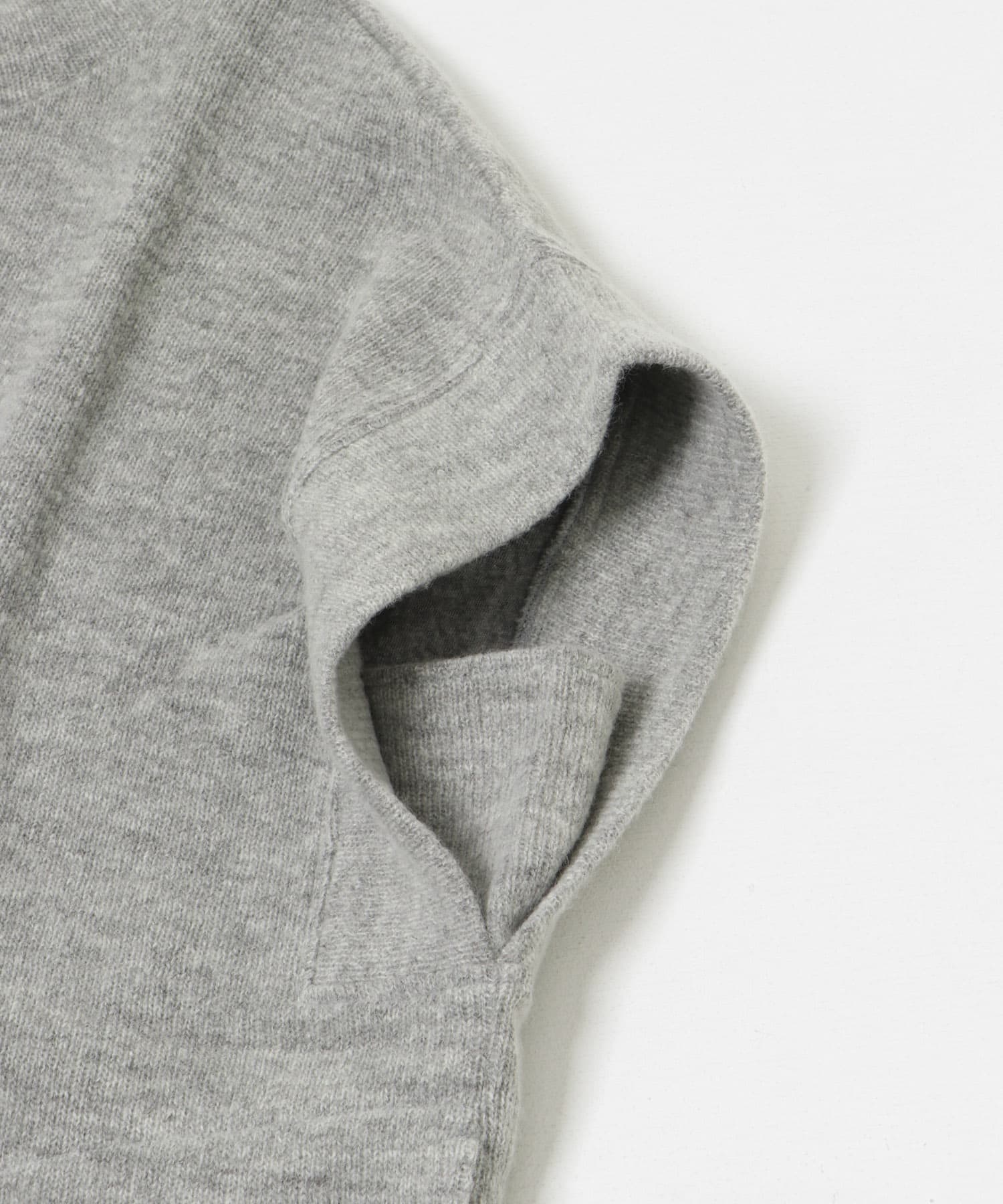 THE FLATS　HIGH NECK VEST GREY FREE