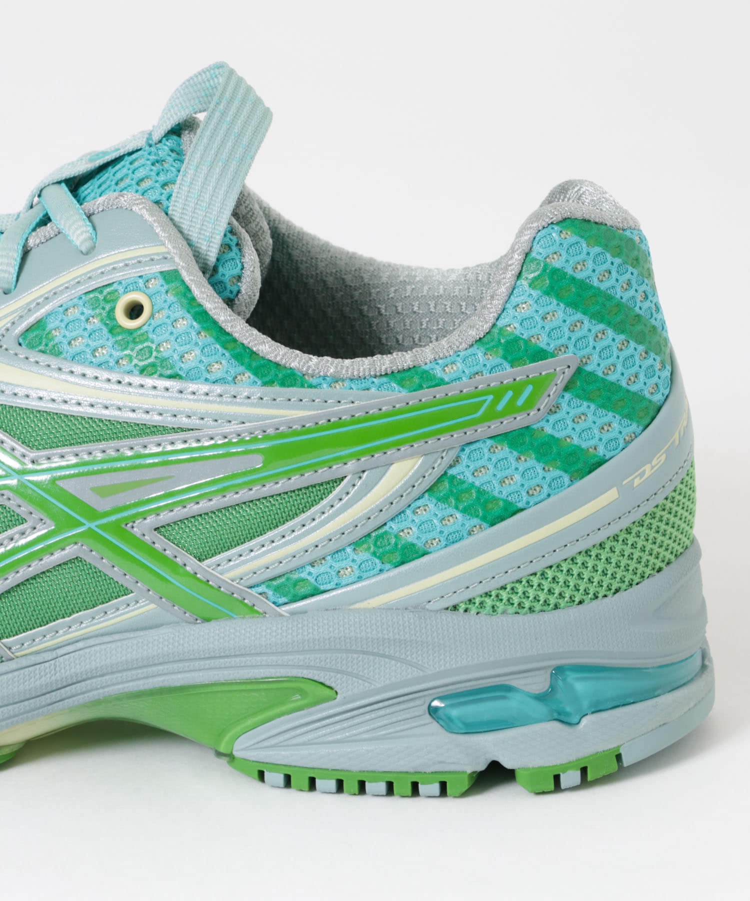 ASICS　UB9-S GEL-DS TRAINER 14 300 WF/LR 24
