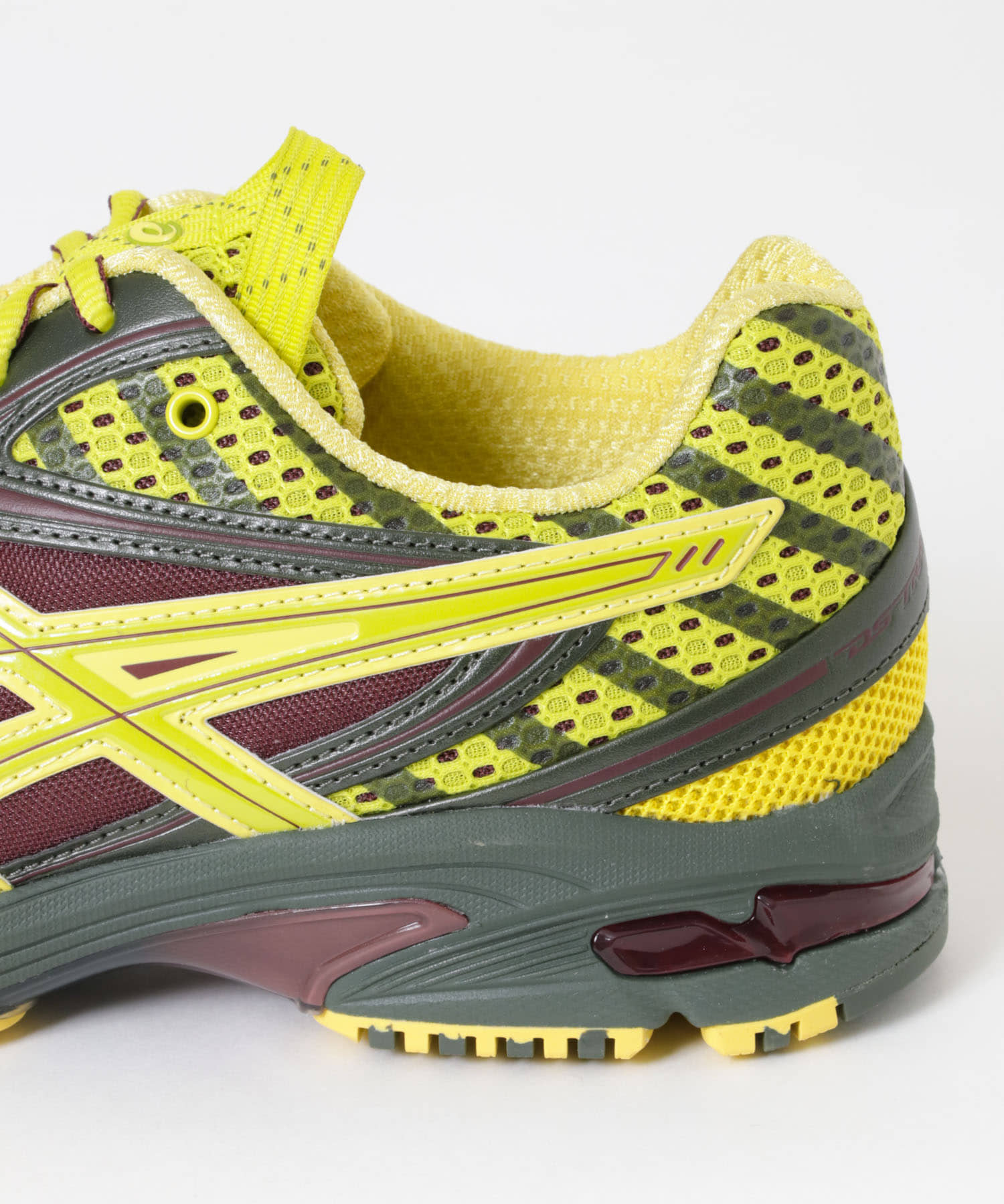 ASICS　UB9-S GEL-DS TRAINER 14 750 DM/TG 24