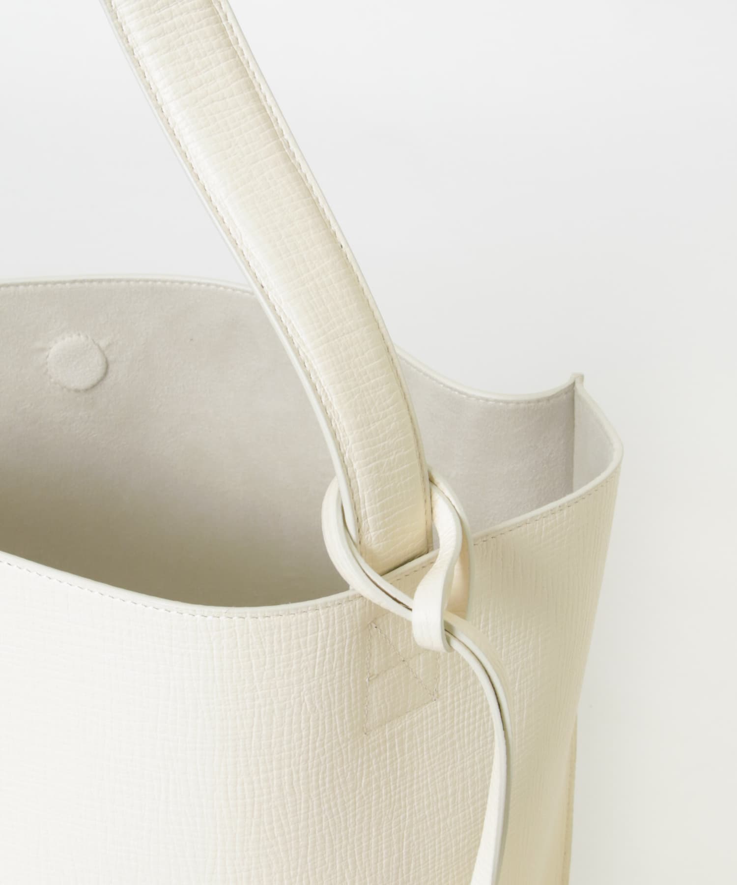 STUDIO NICHOLSON　THE REFLECTION TOTE PARCHMENT FREE