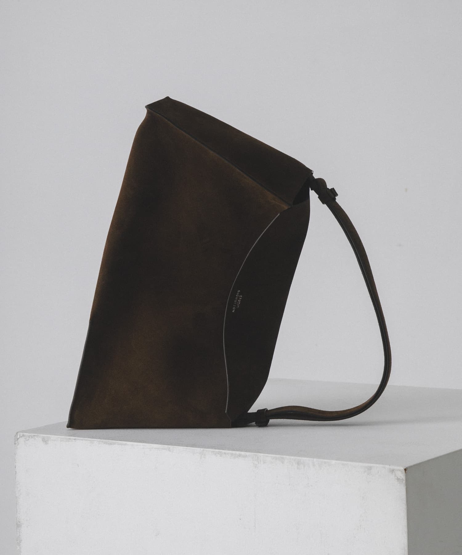 STUDIO NICHOLSON　THE FOLDED SHOULDER BAG S