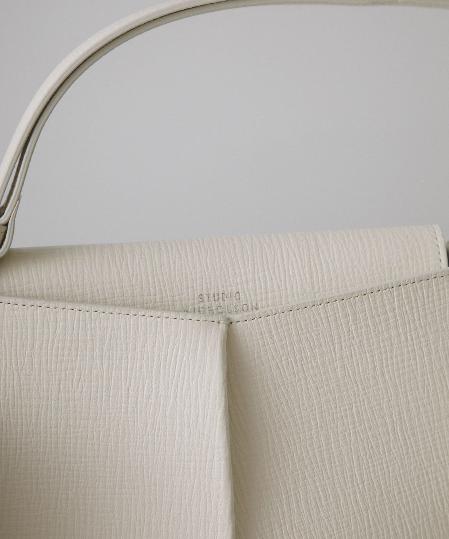 STUDIO NICHOLSON　THE PLEATED CROSSBODY PARCHMENT FREE