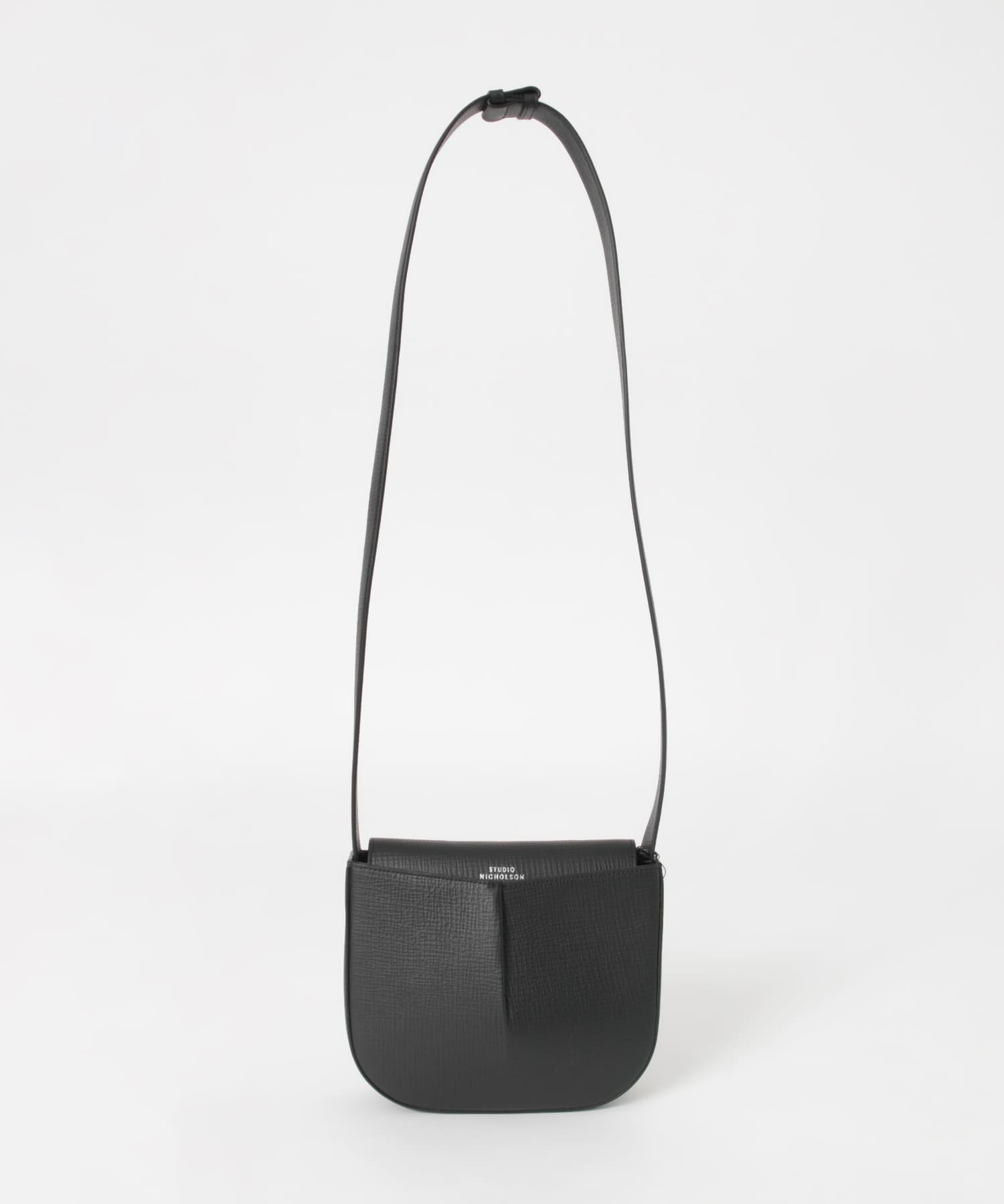 STUDIO NICHOLSON THE PLEATED CROSSBODY(FREE PARCHMENT): バッグ