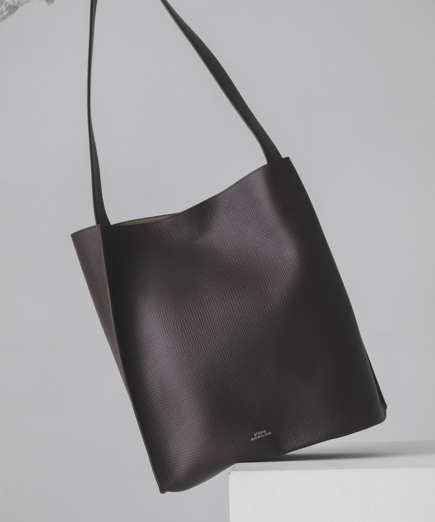 STUDIO NICHOLSON　HOBO BAG TYPE1 CONKER FREE