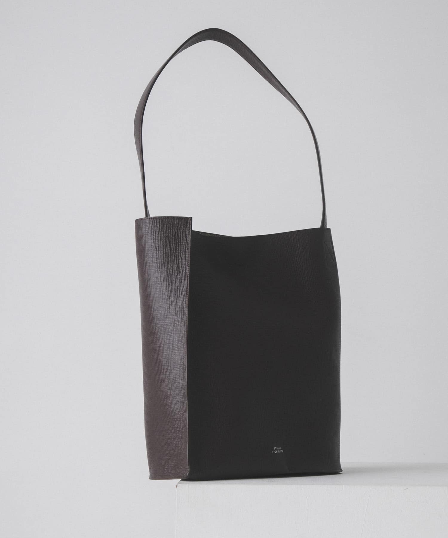 STUDIO NICHOLSON　HOBO BAG TYPE1 CONKER FREE