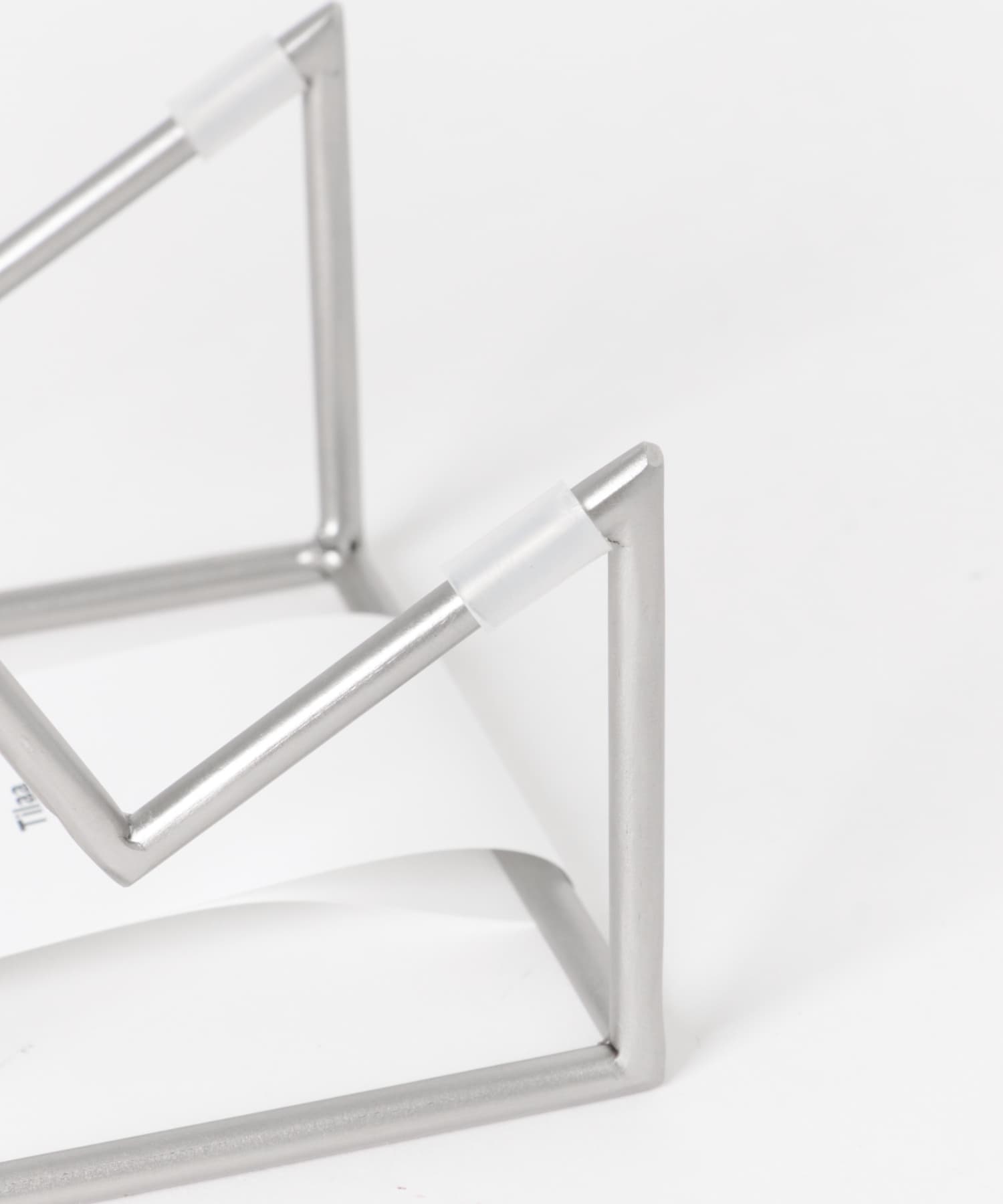 Tilaa　BOOK STAND - -