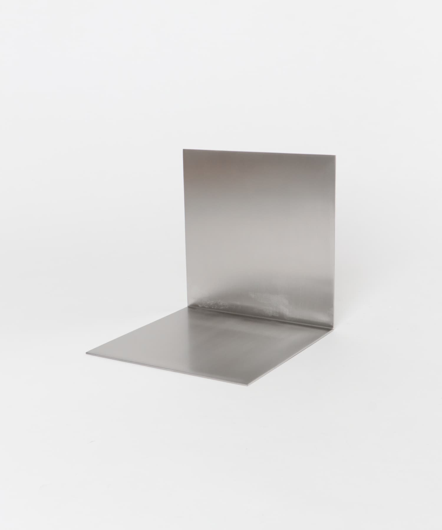 Tilaa　BOOK STAND - -