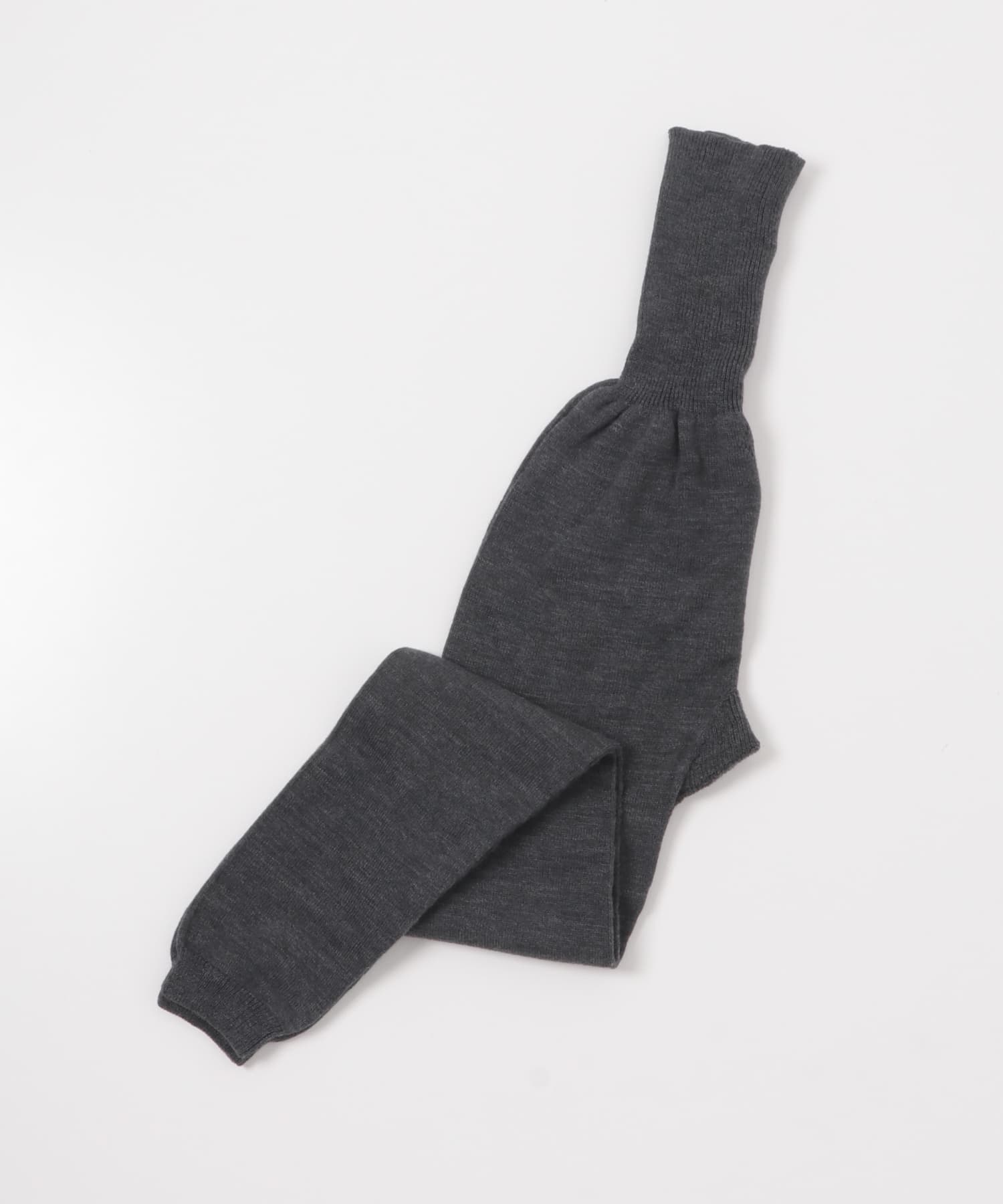 チャコールグレー