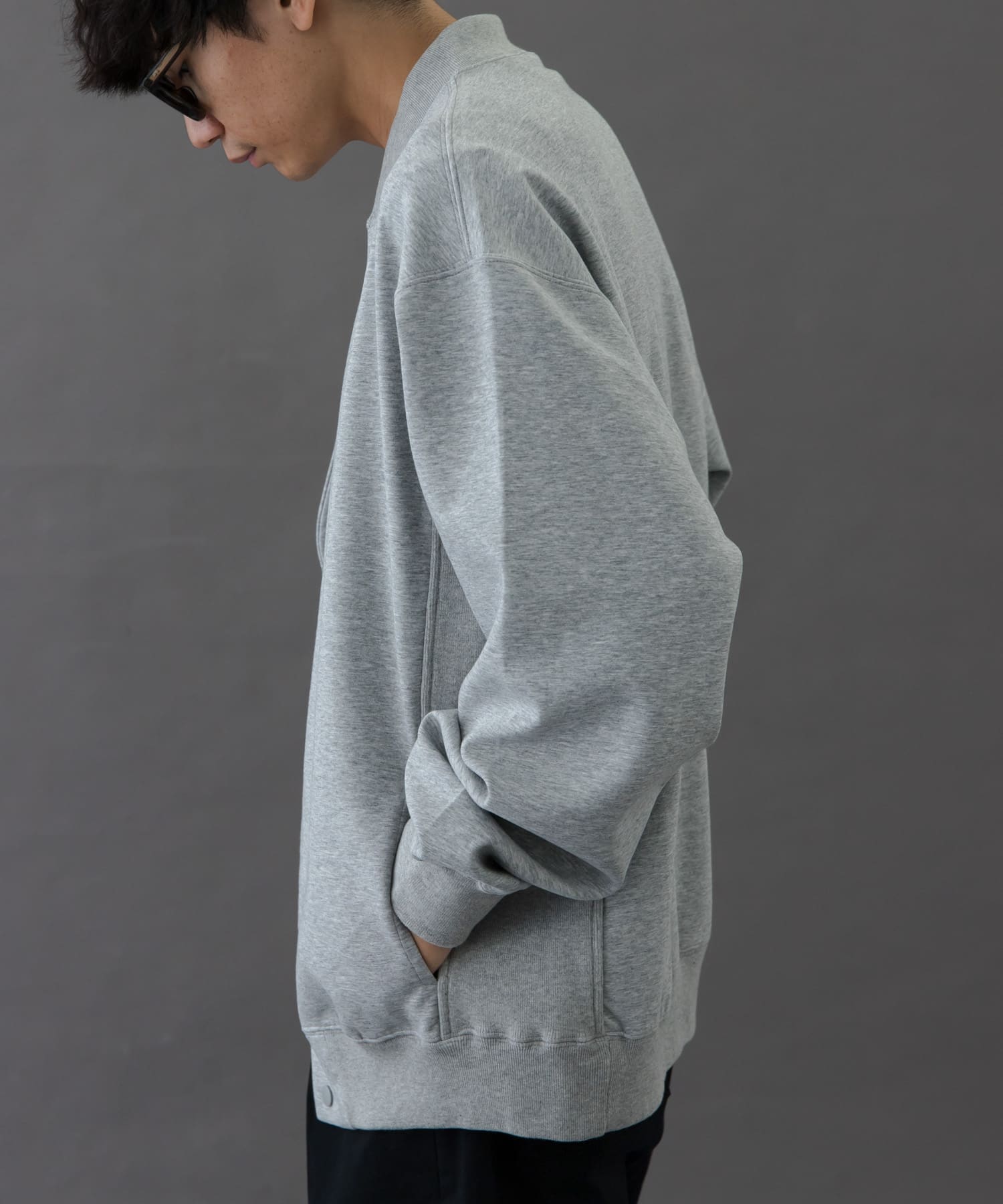 TOP GRAY
