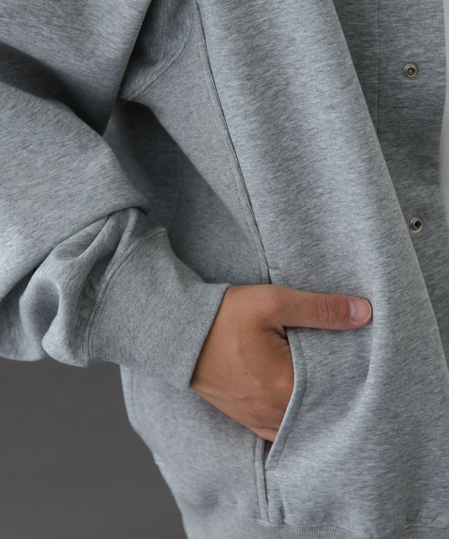 TOP GRAY