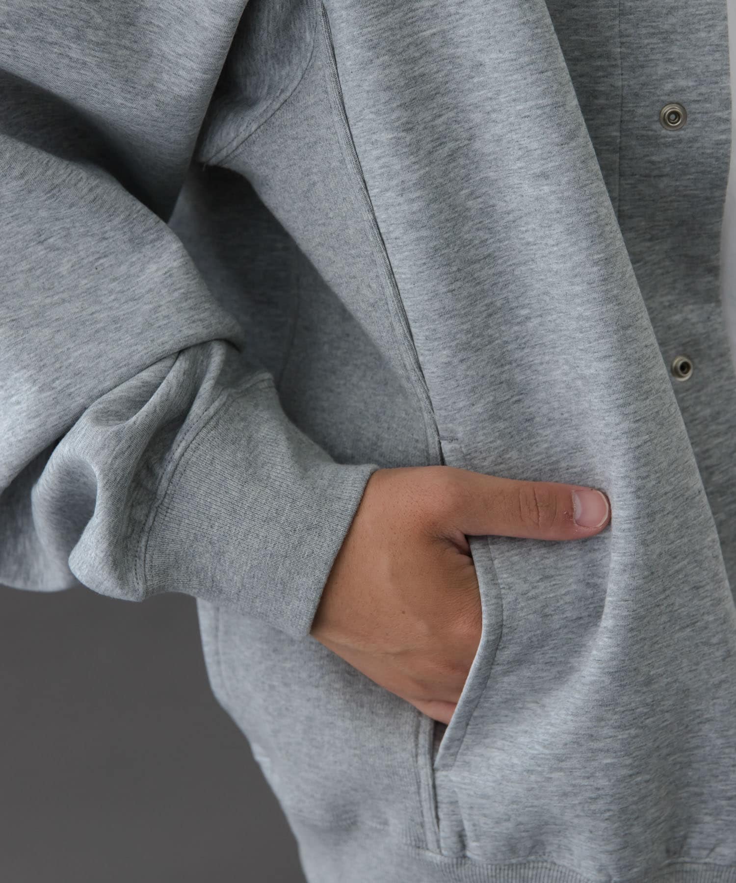 TOP GRAY