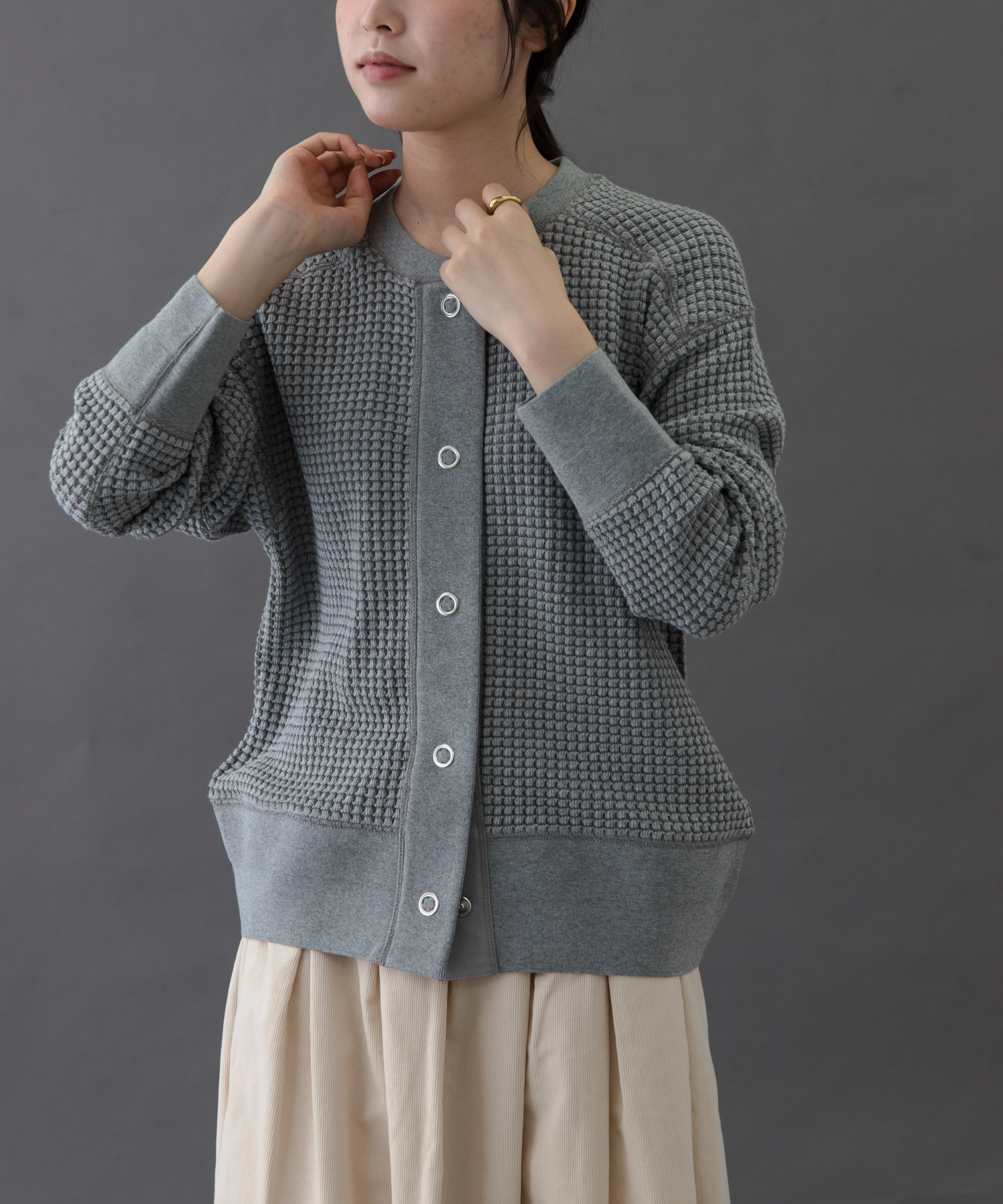 TOP GRAY