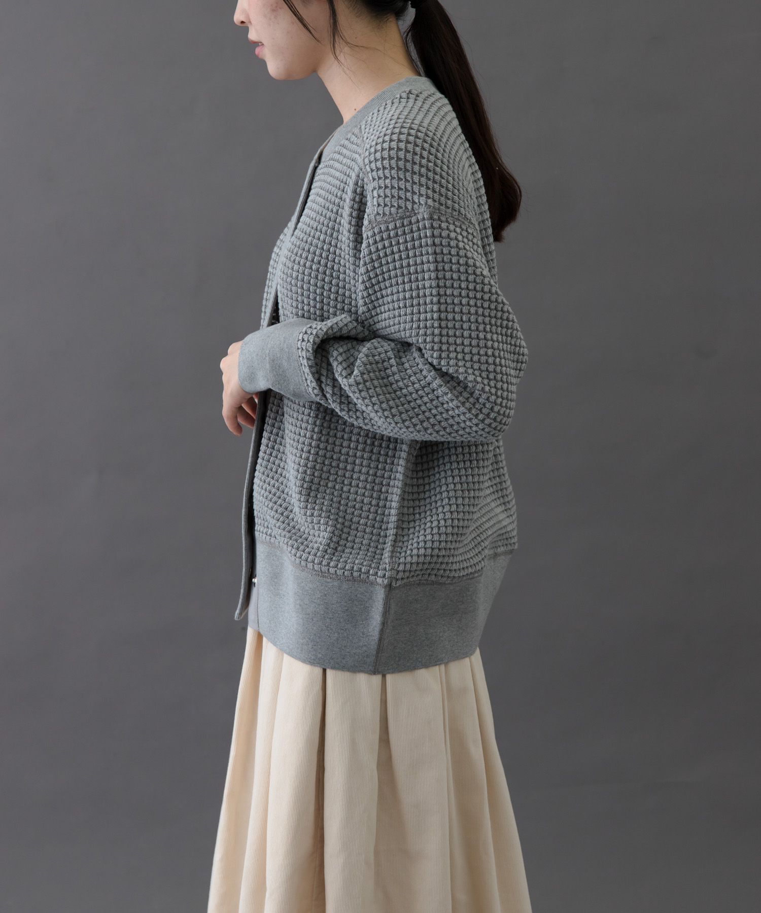 TOP GRAY