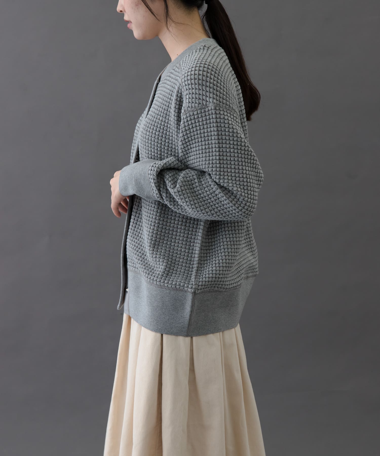 TOP GRAY