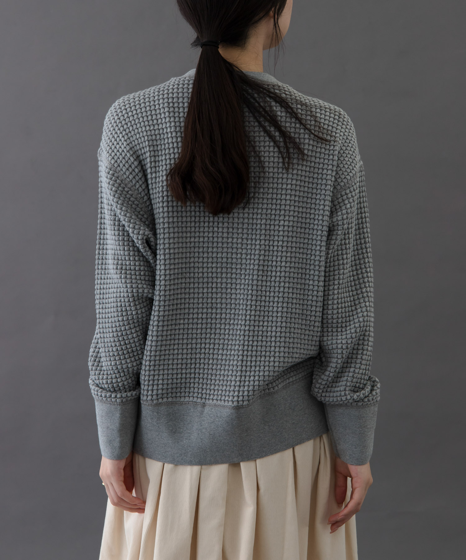 TOP GRAY
