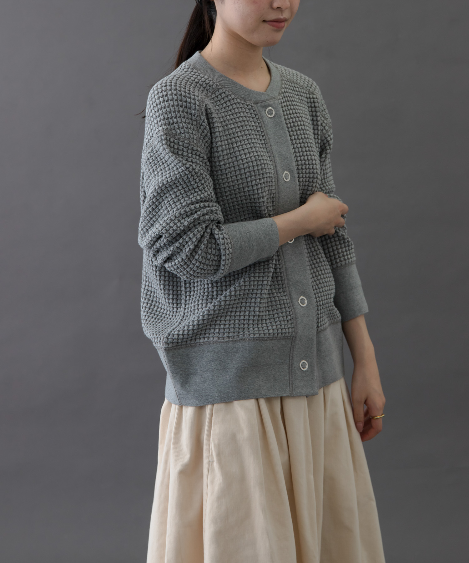 TOP GRAY
