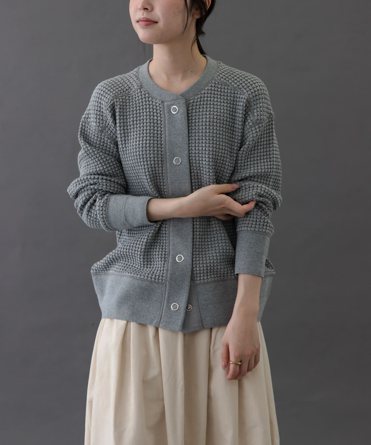 TOP GRAY