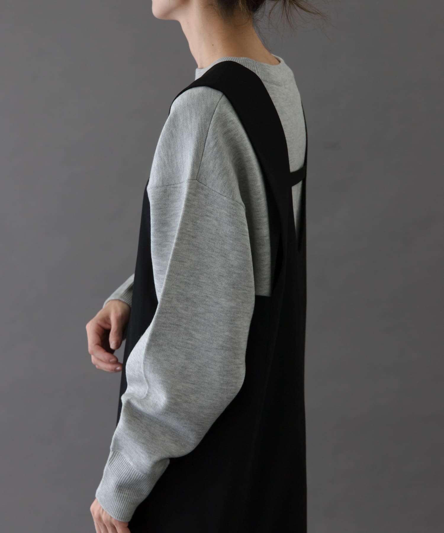 TOP GRAY