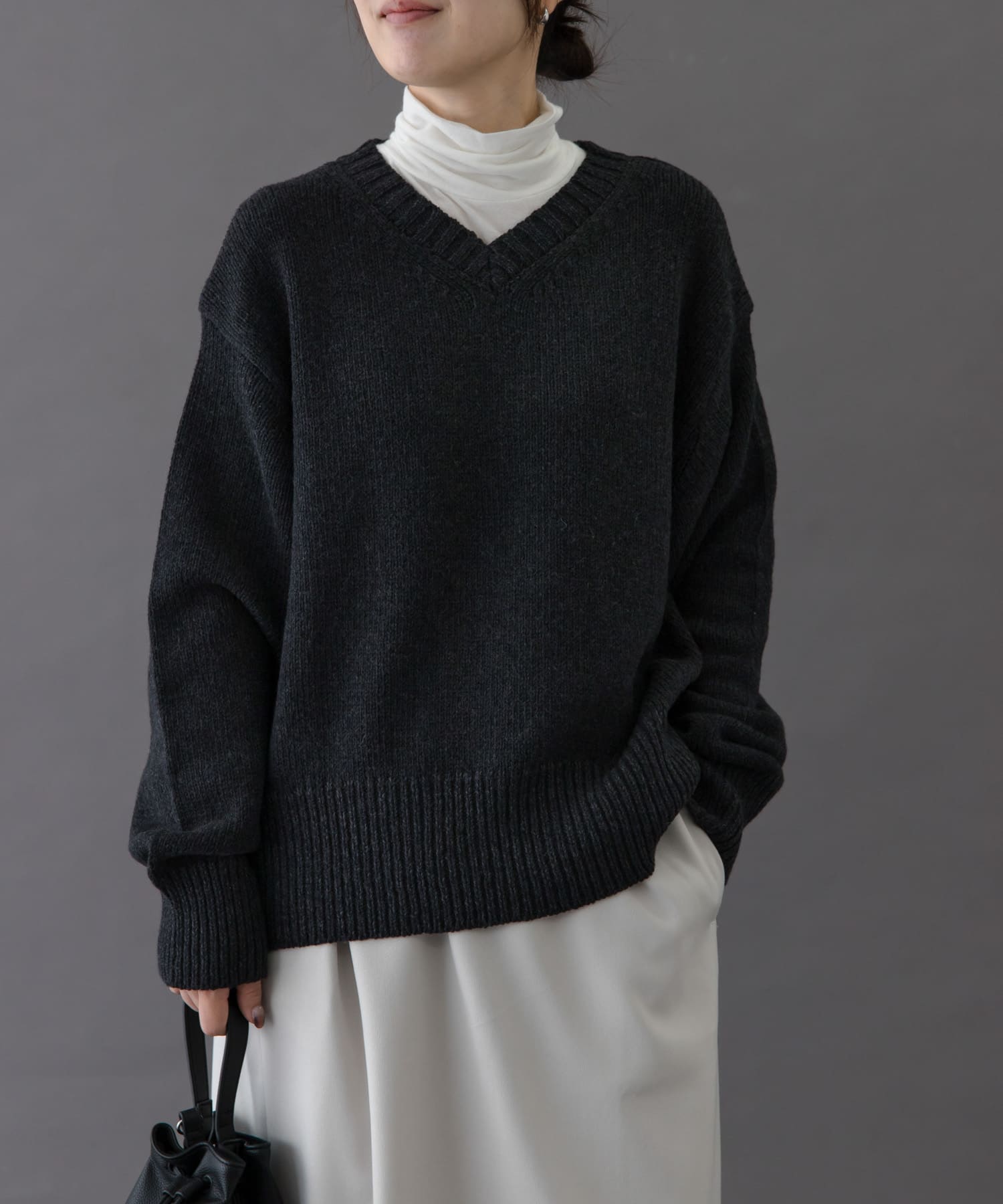 FORK&SPOON　Vネックニット CHARCOAL 1