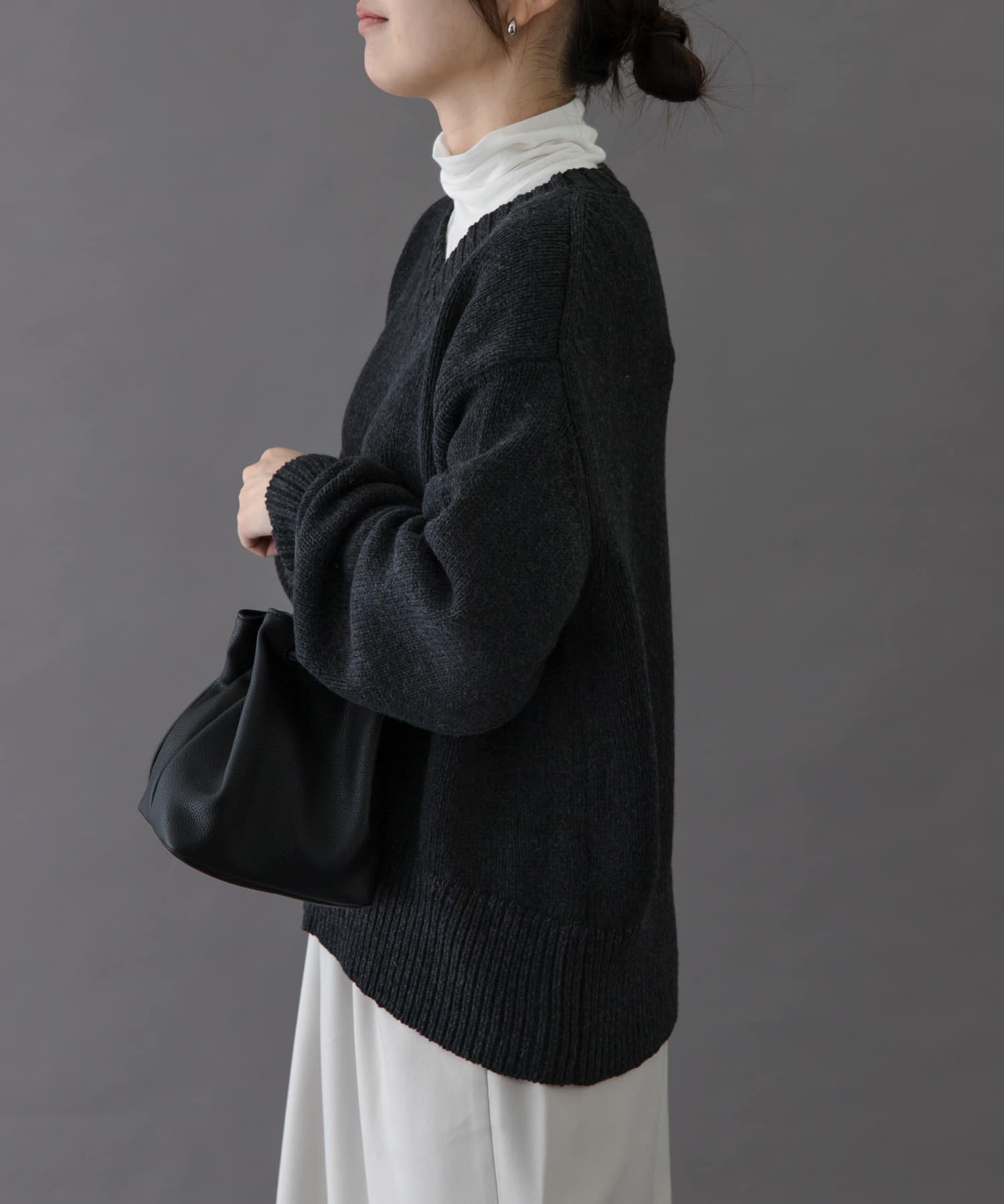 FORK&SPOON　Vネックニット CHARCOAL 1