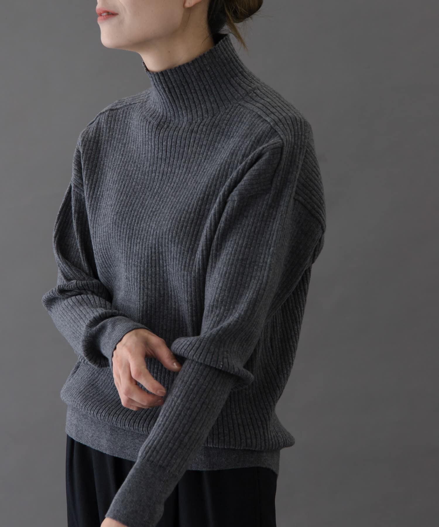 TOP GRAY