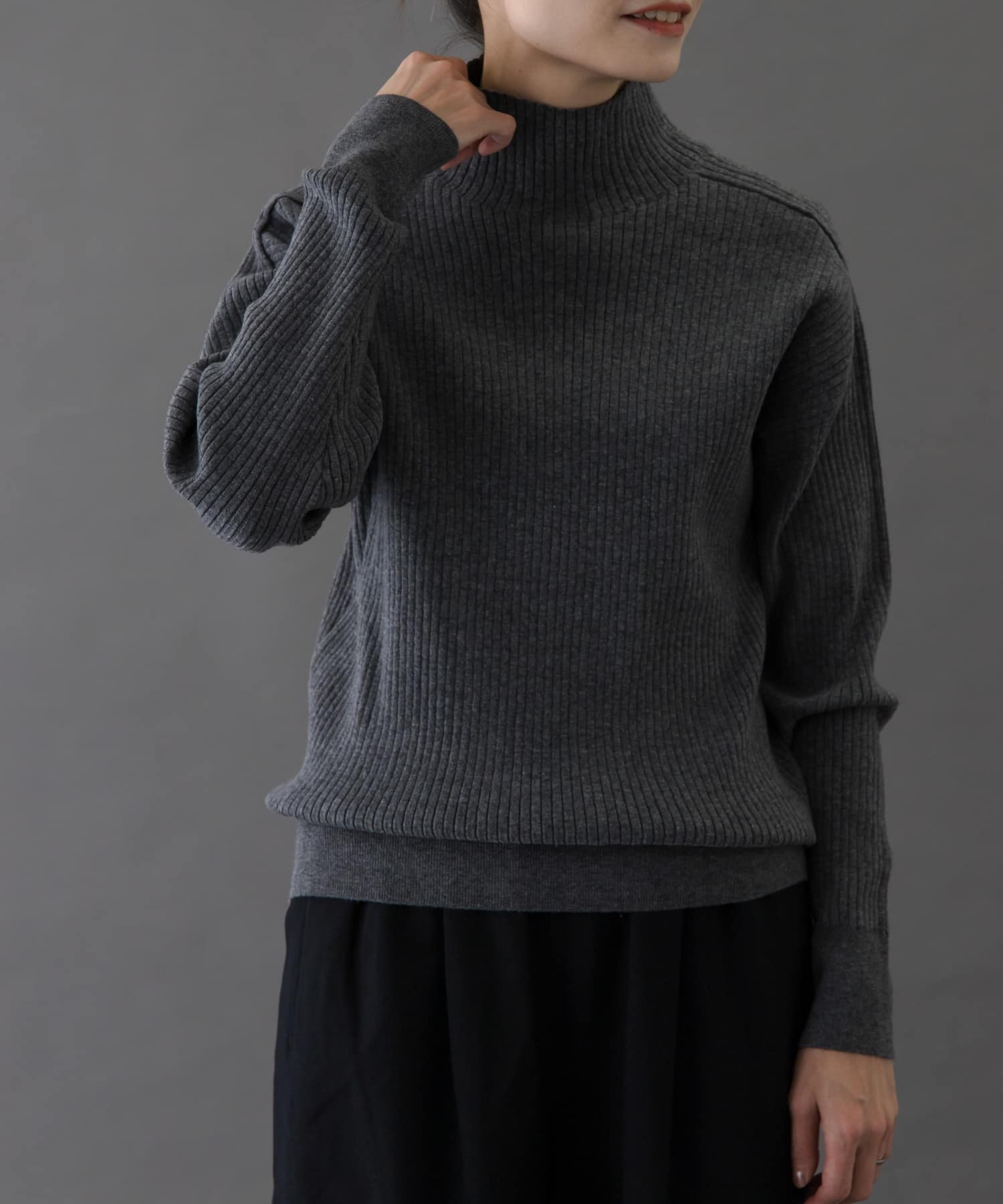 TOP GRAY