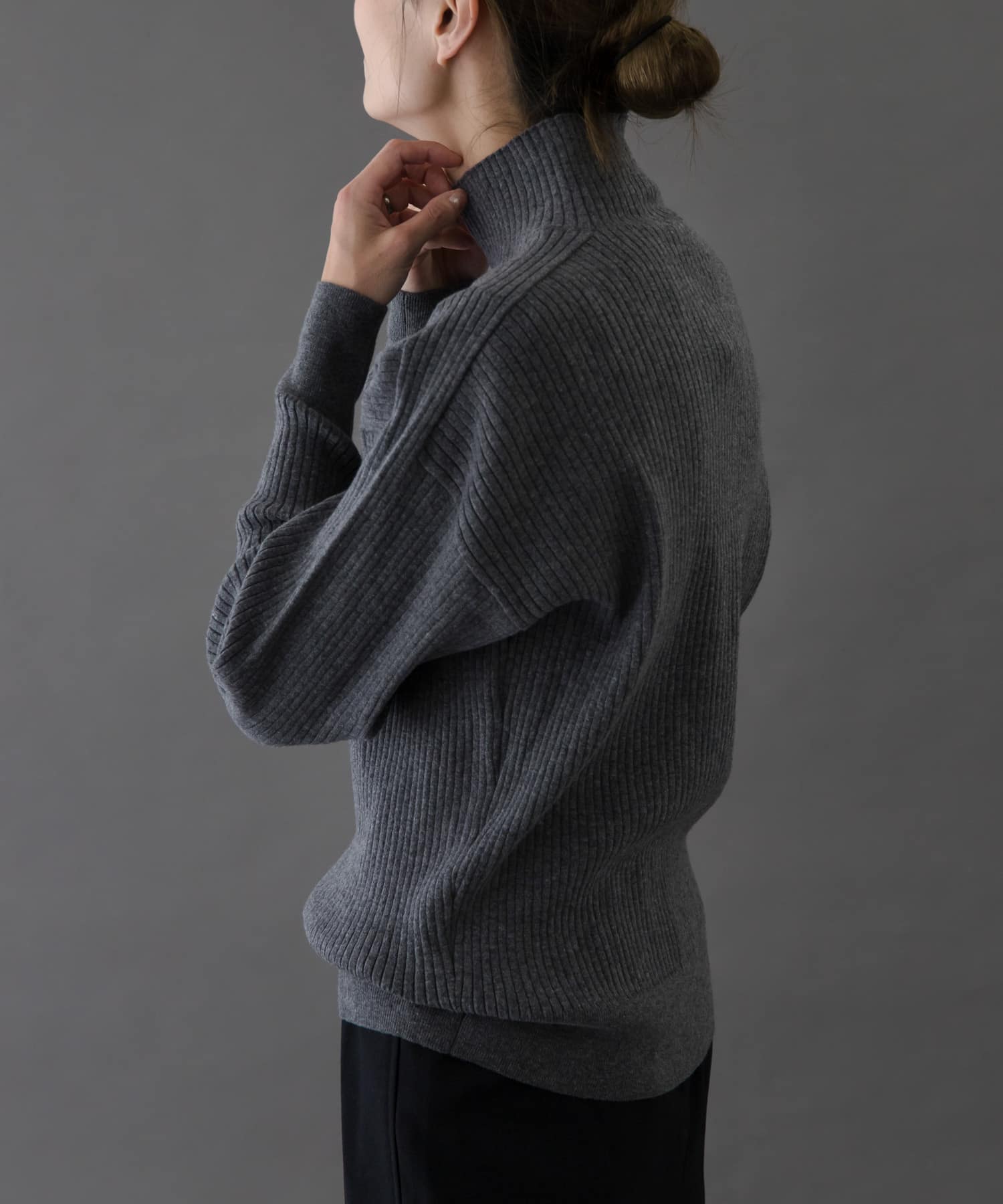 TOP GRAY