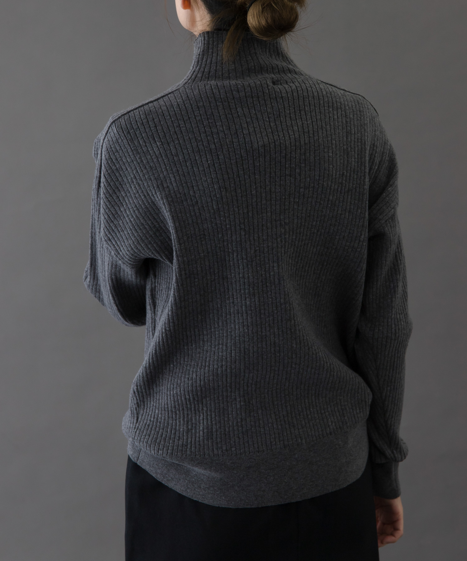 TOP GRAY