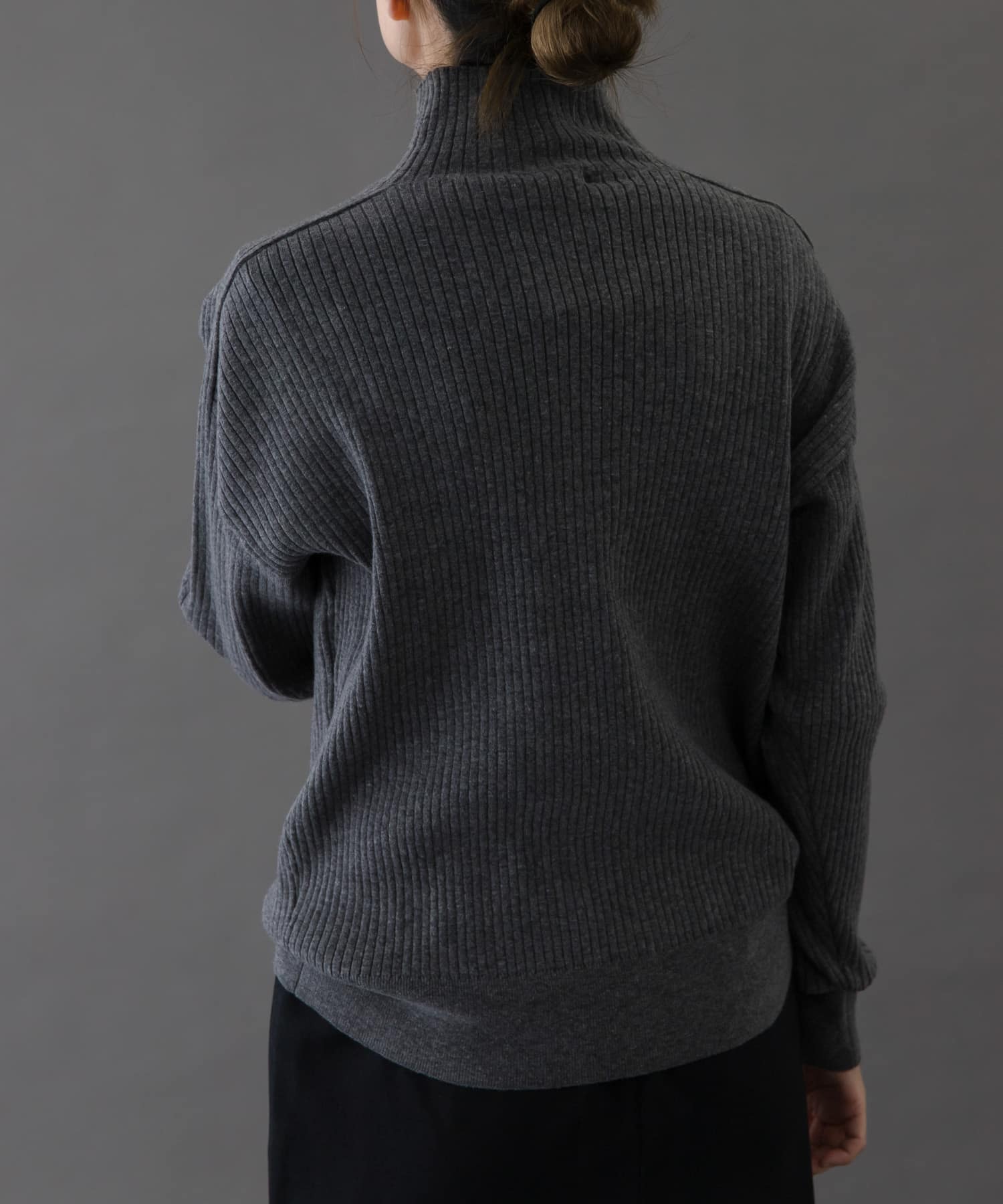 TOP GRAY