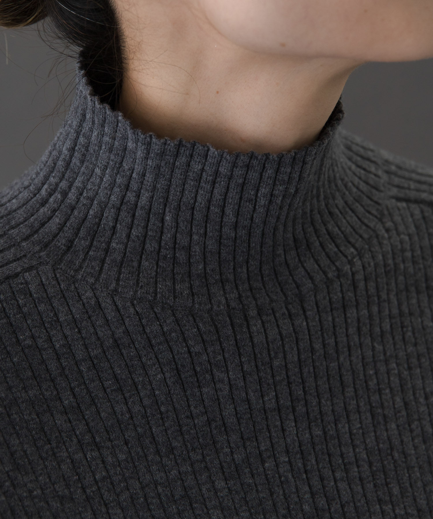 TOP GRAY