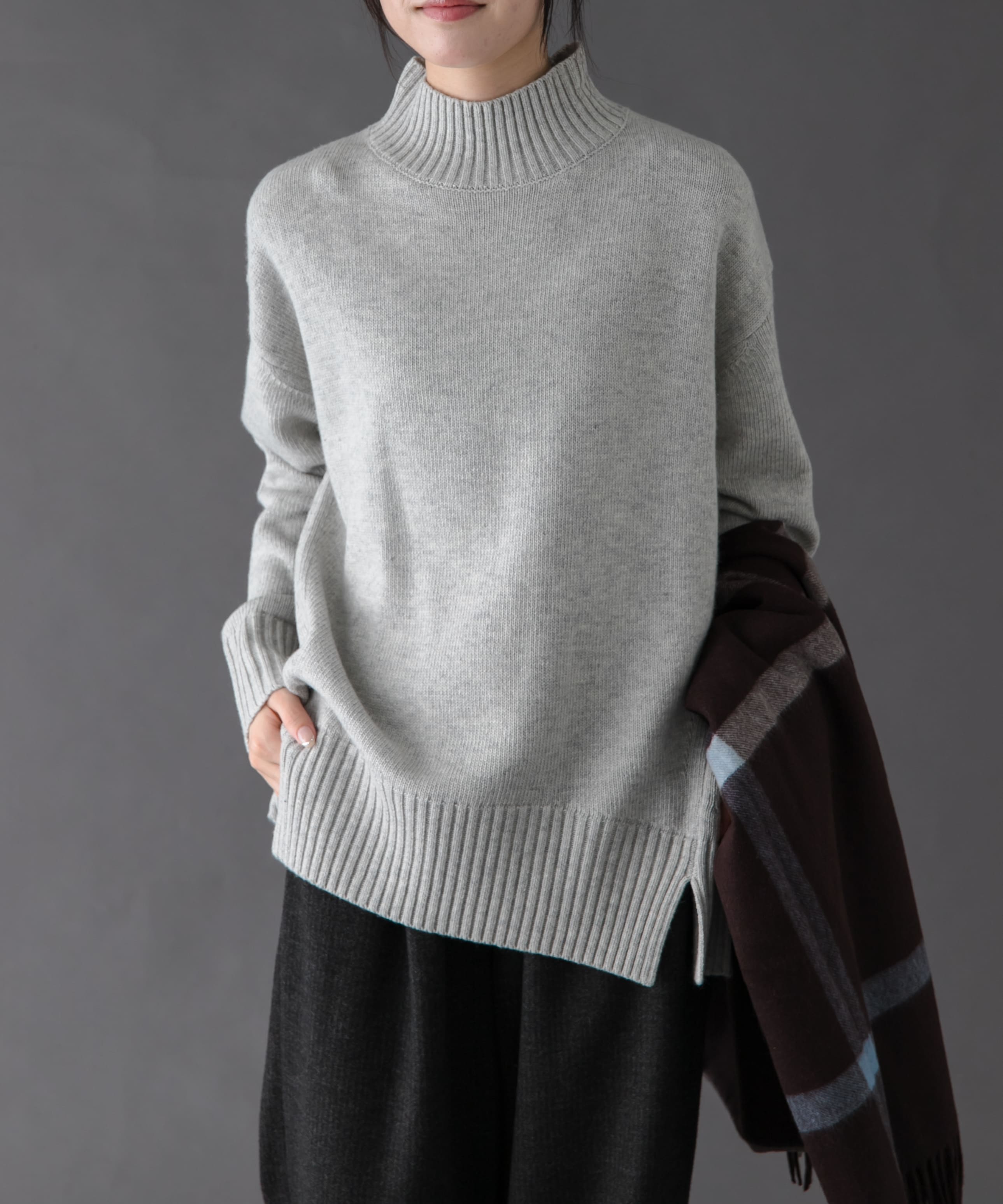 TOP GRAY