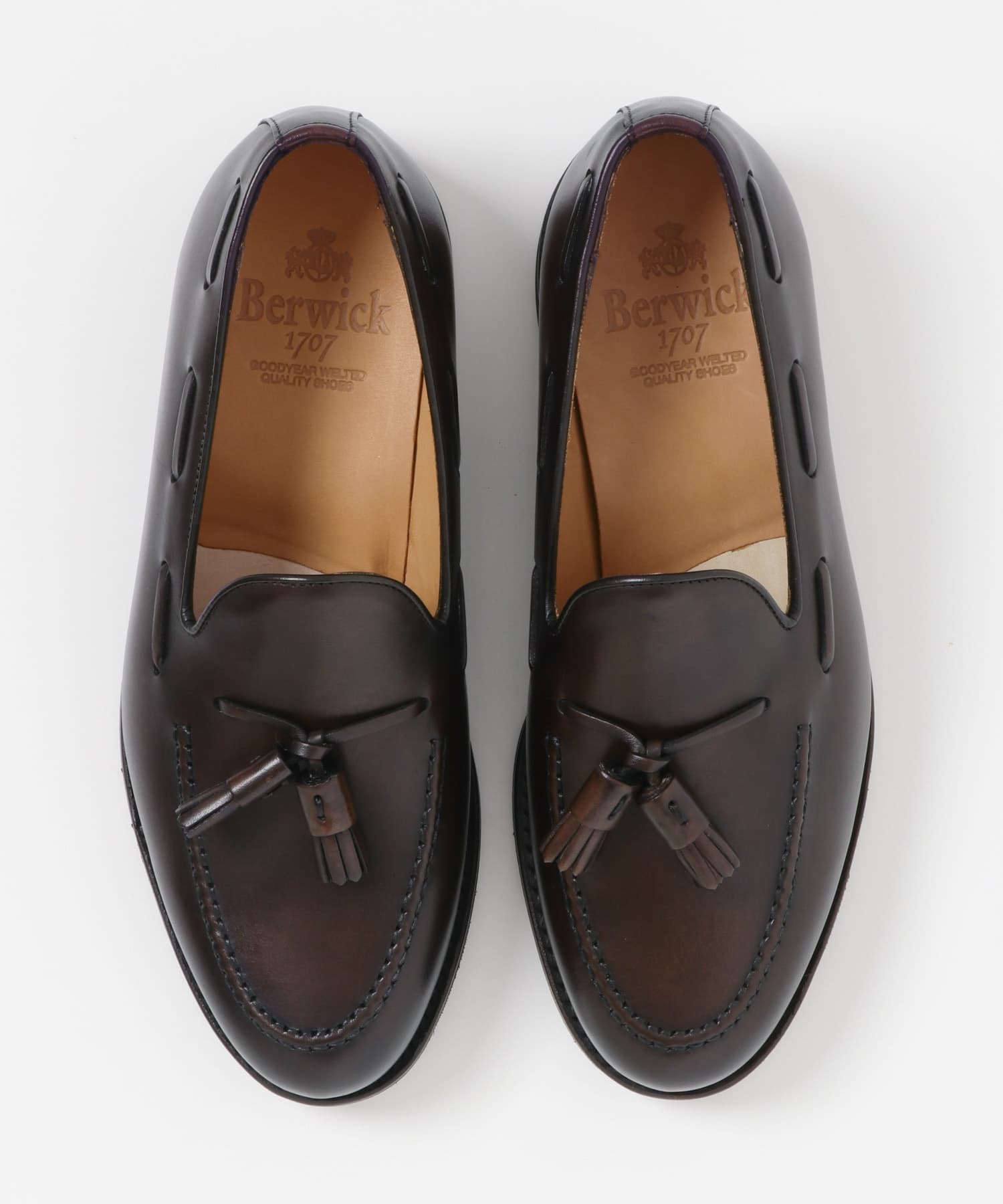 DARK BROWN