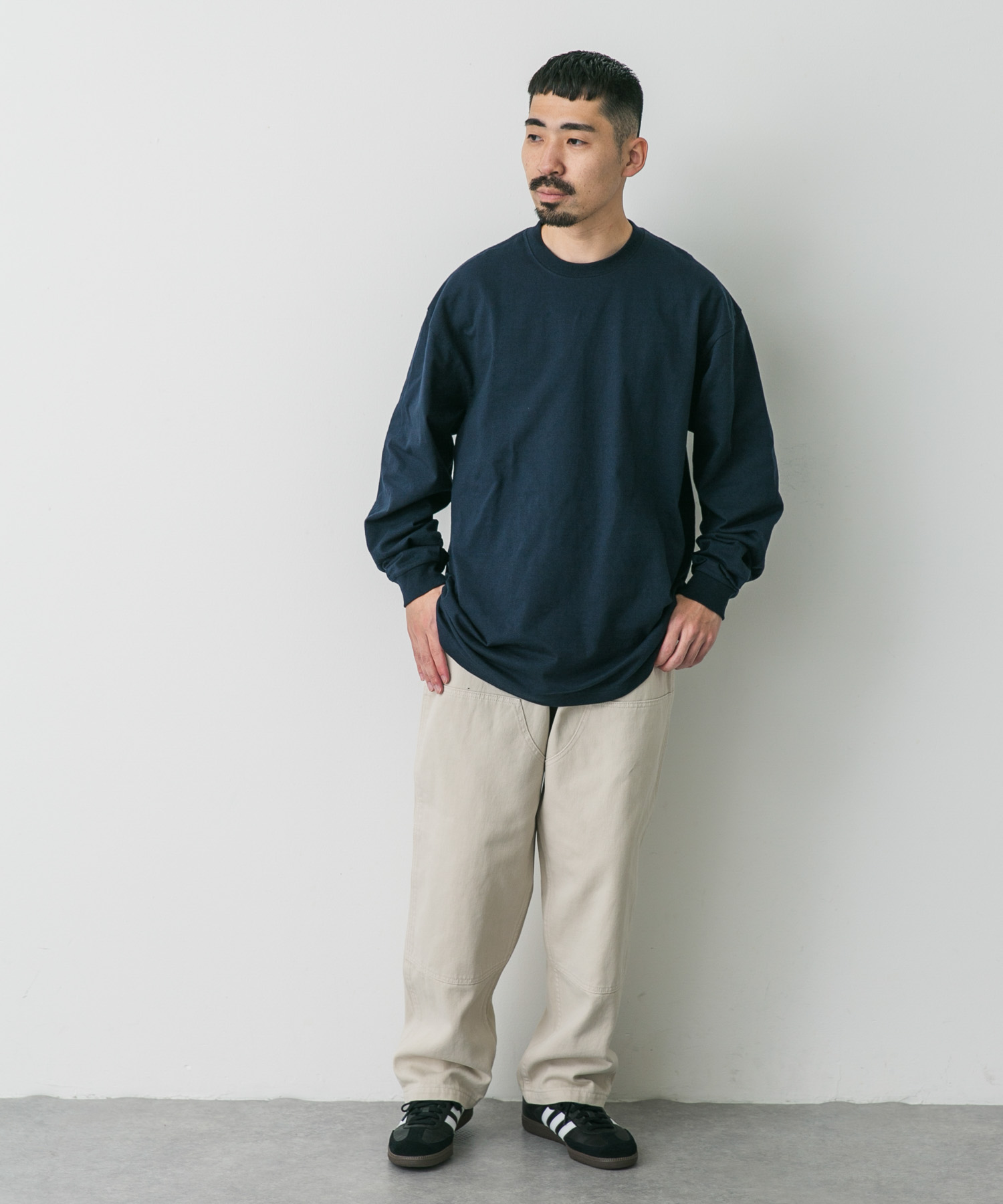 ネイビー