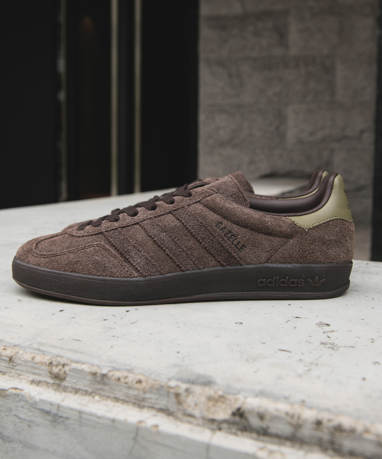 adidas　Exclusive GAZELLE INDOOR ダークブラウン 26