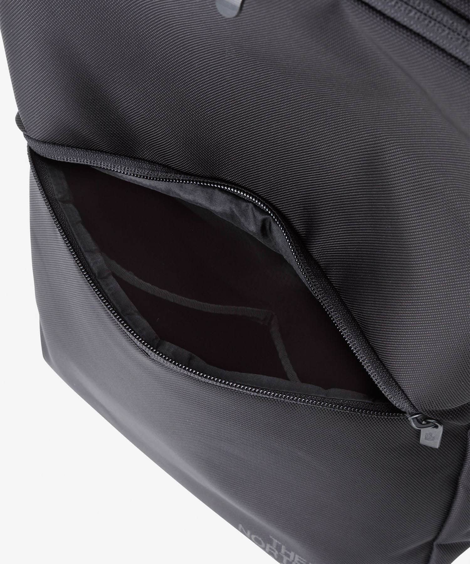 THE NORTH FACE　Shuttle Daypack Slim K One