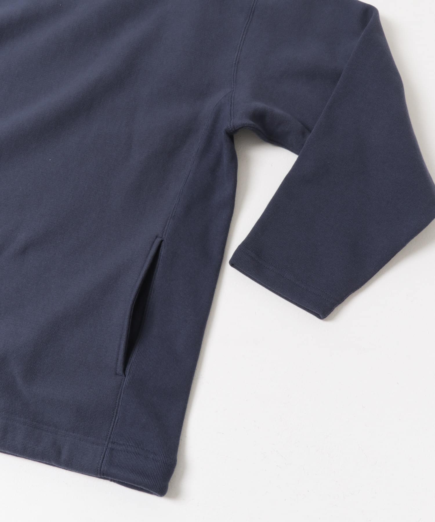 ダークネイビー