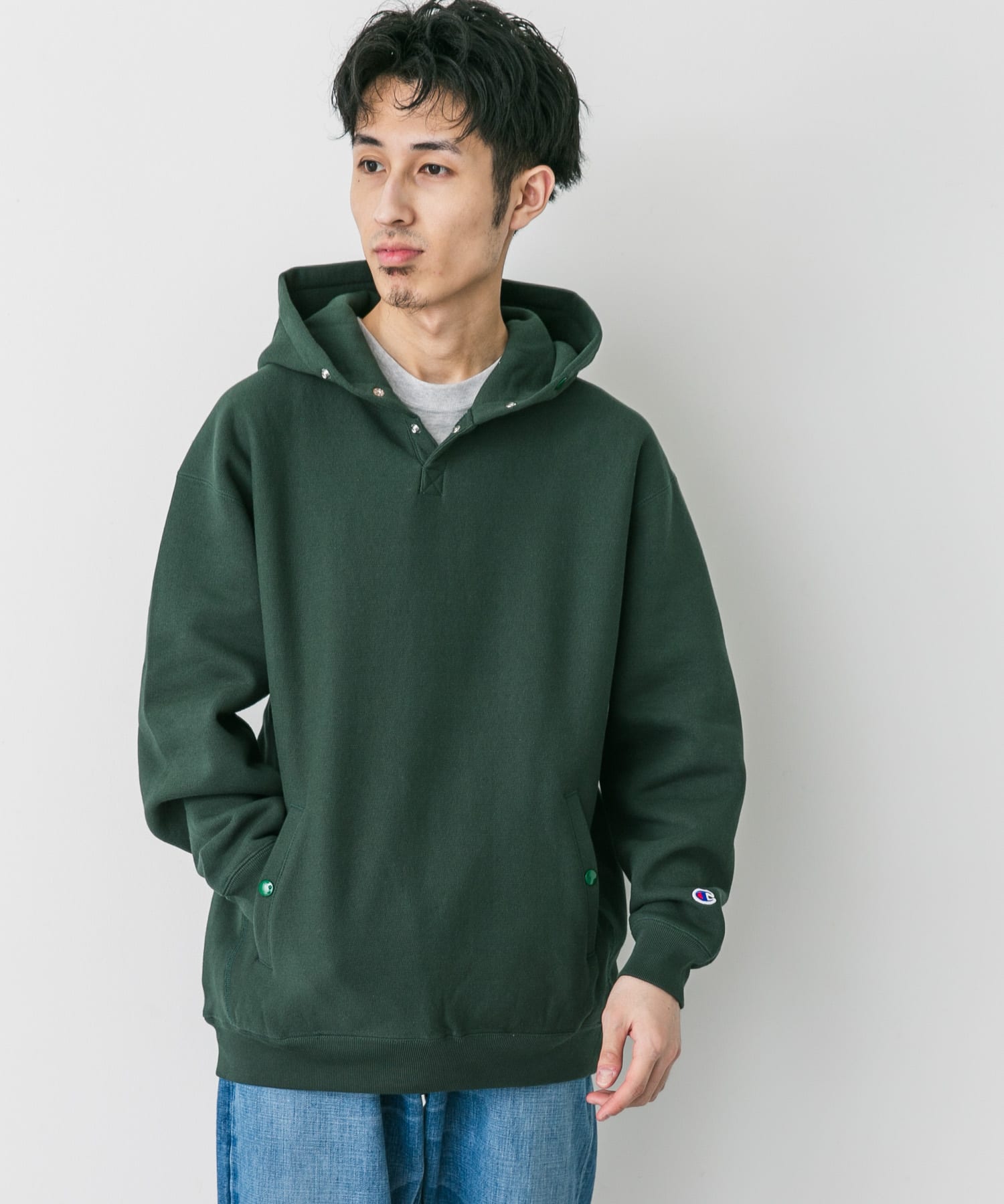 ダークグリーン