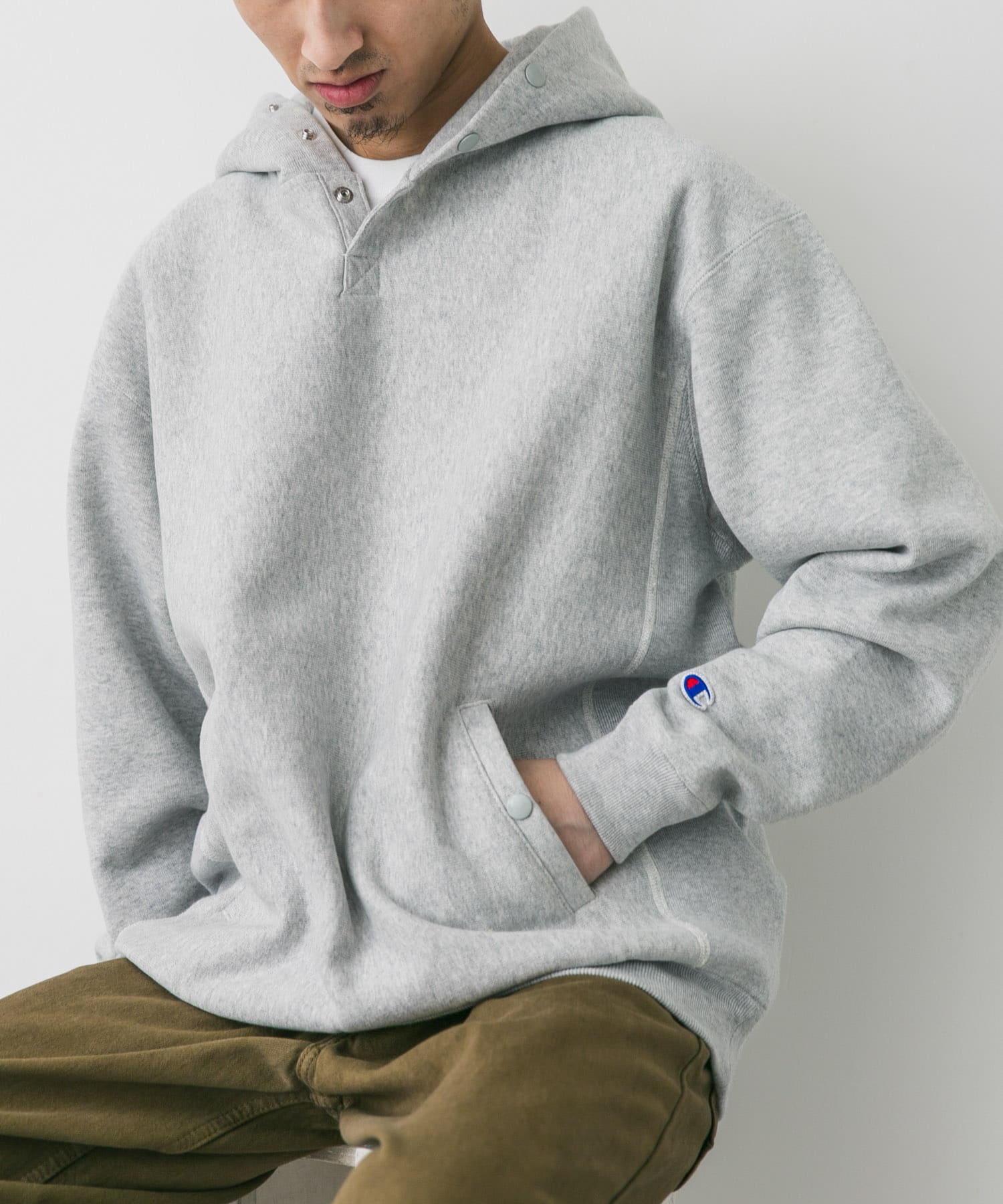 シルバーグレー