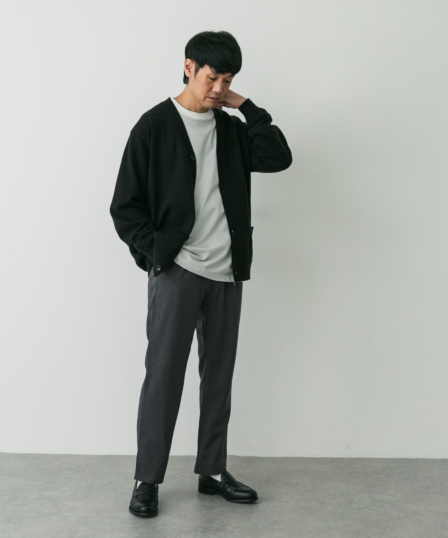 GRAY
