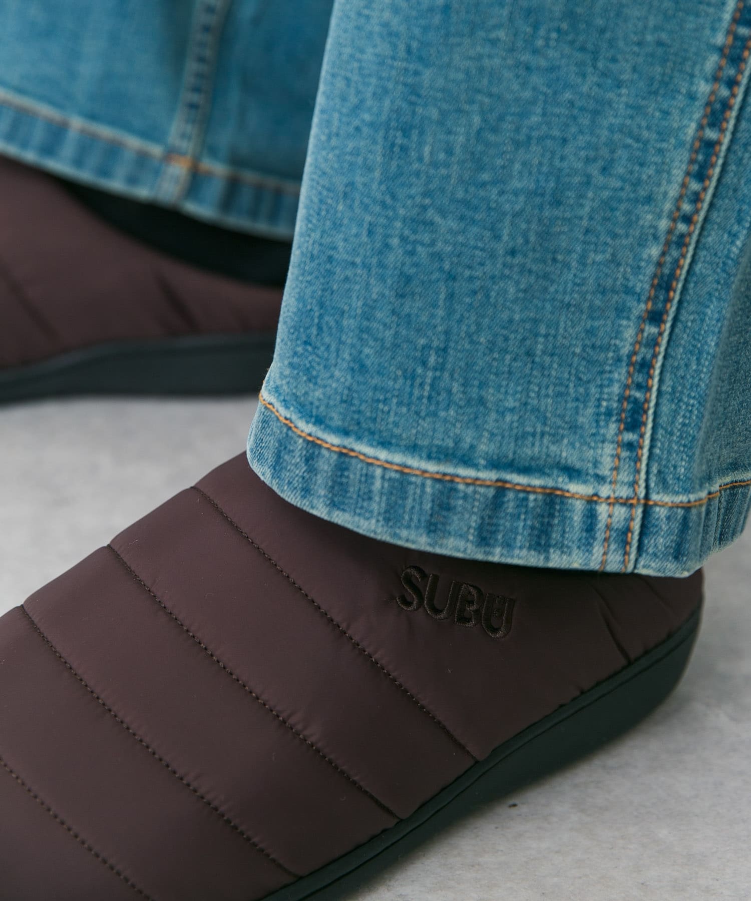 DARK BROWN