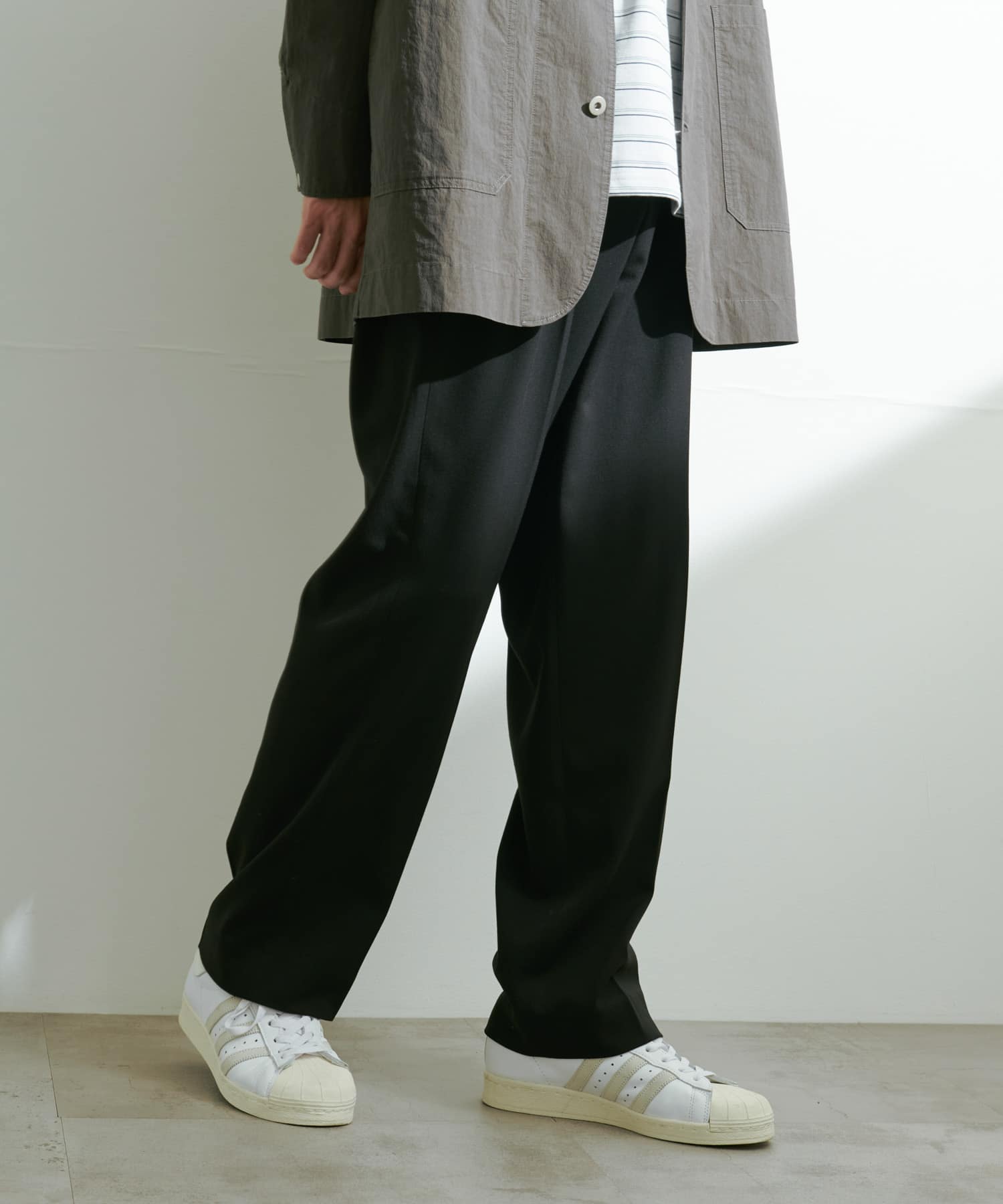 『UR TECH』完声2タックワイドトラウザー